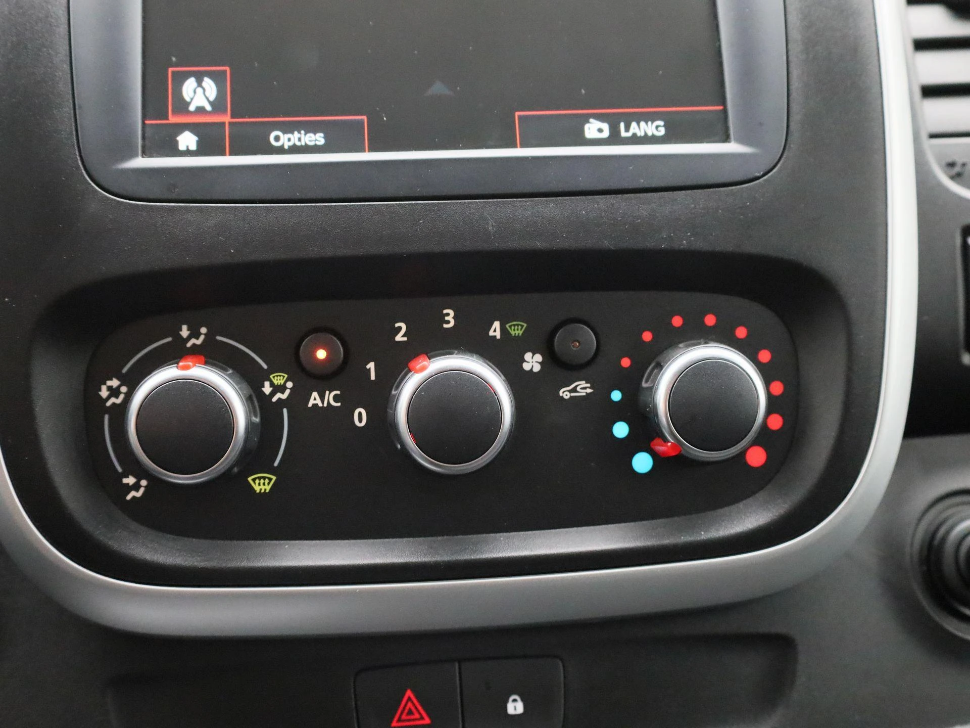 Renault-Trafic-image-22