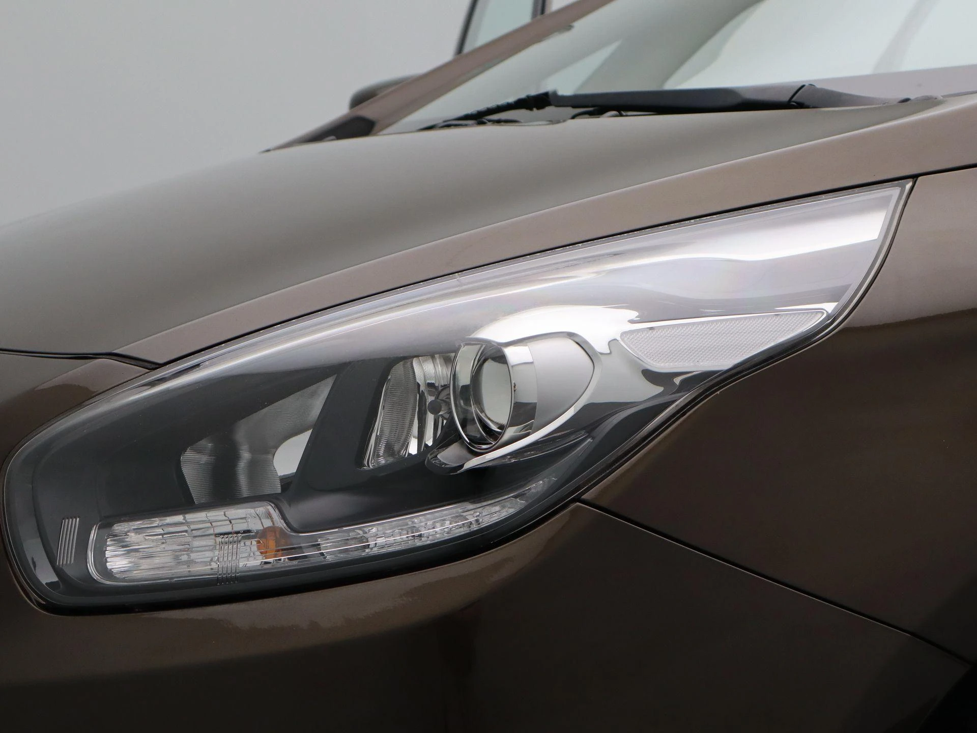 Kia Carens 1.6 GDi First Edition
