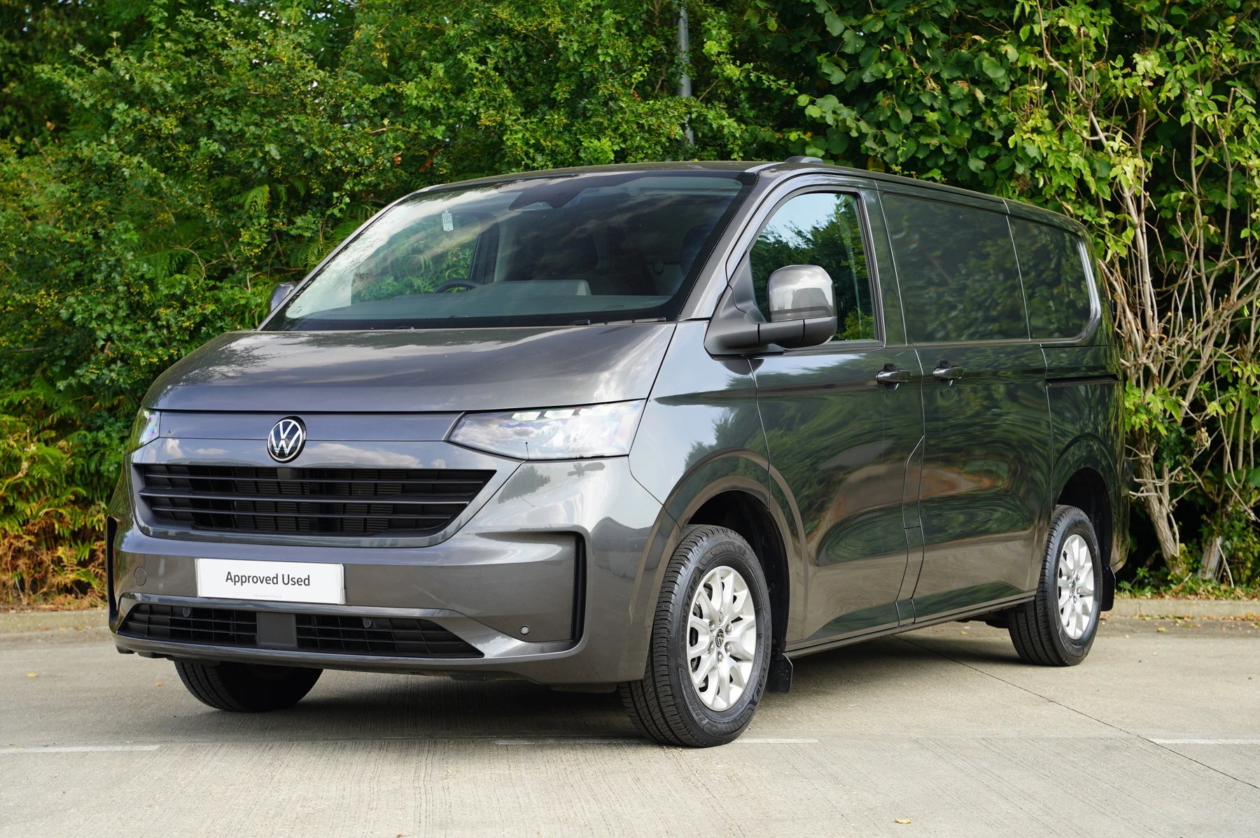 Volkswagen-Transporter-image-34