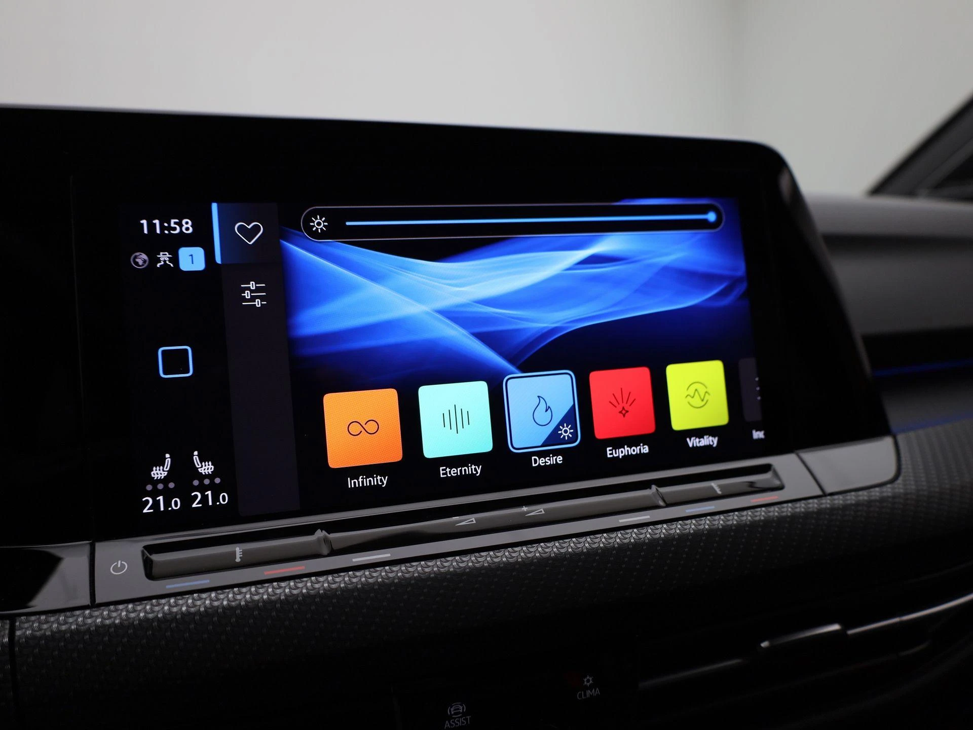 Volkswagen-Golf-image-27