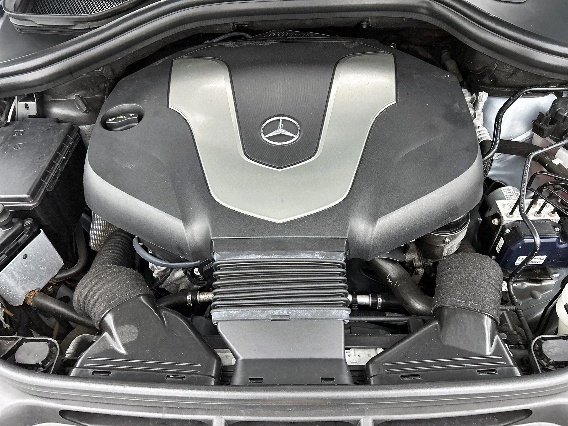 Mercedes-Benz-GLE-image-37