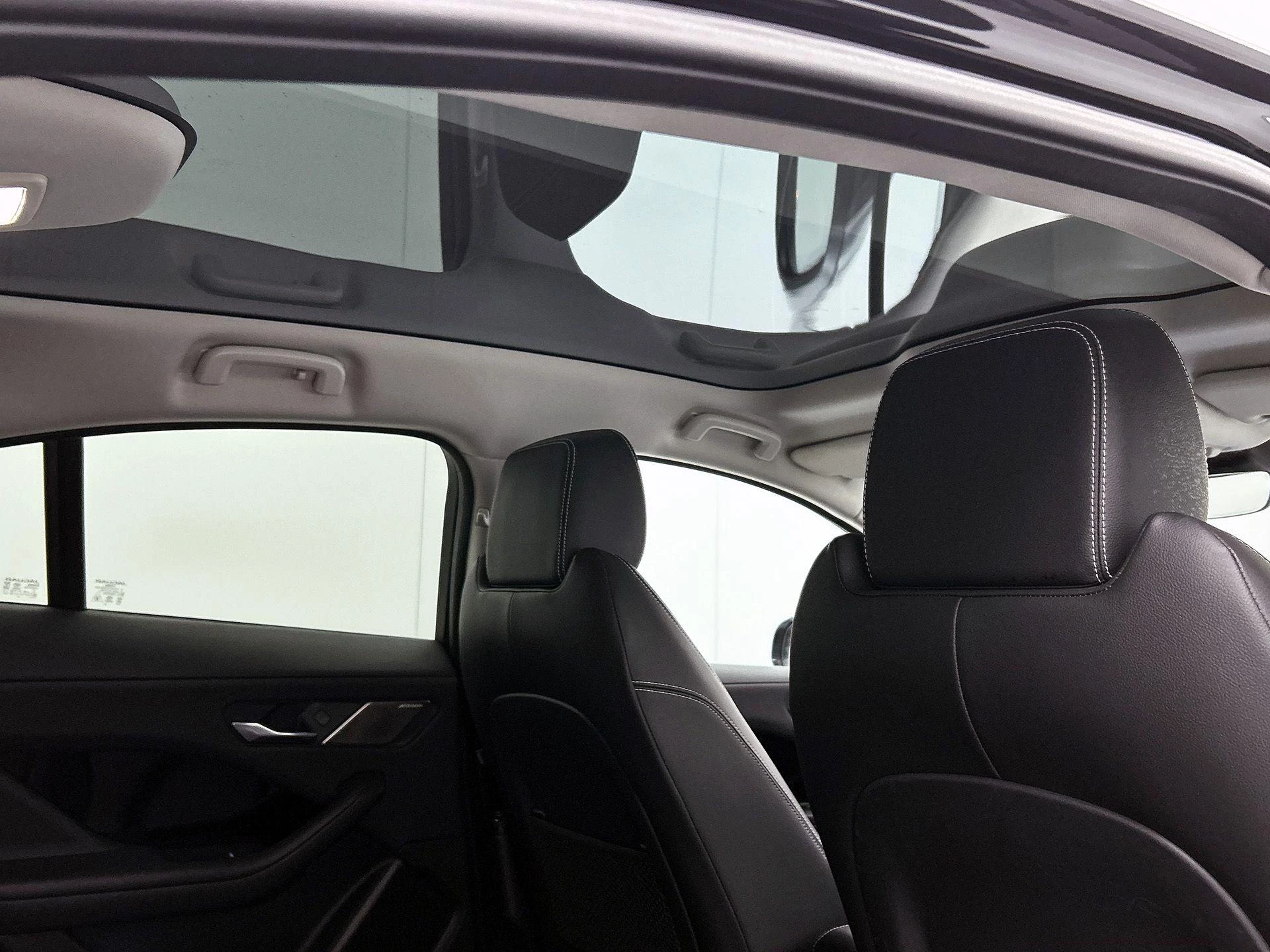 Jaguar-I-PACE-image-39