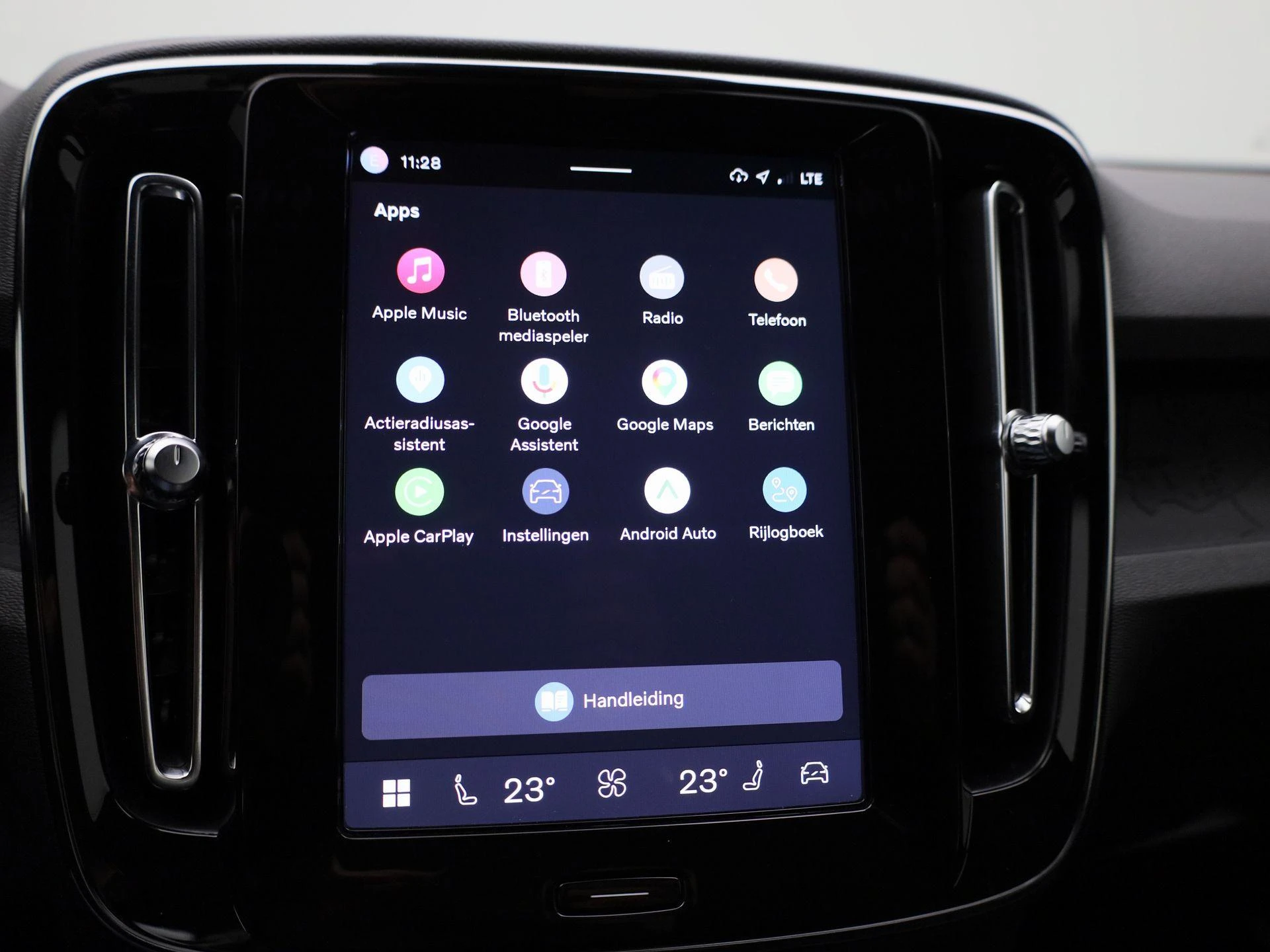 Volvo-XC40-image-16