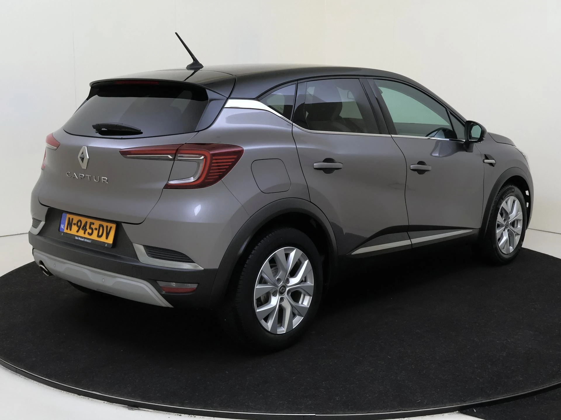 Renault-Captur-image-3