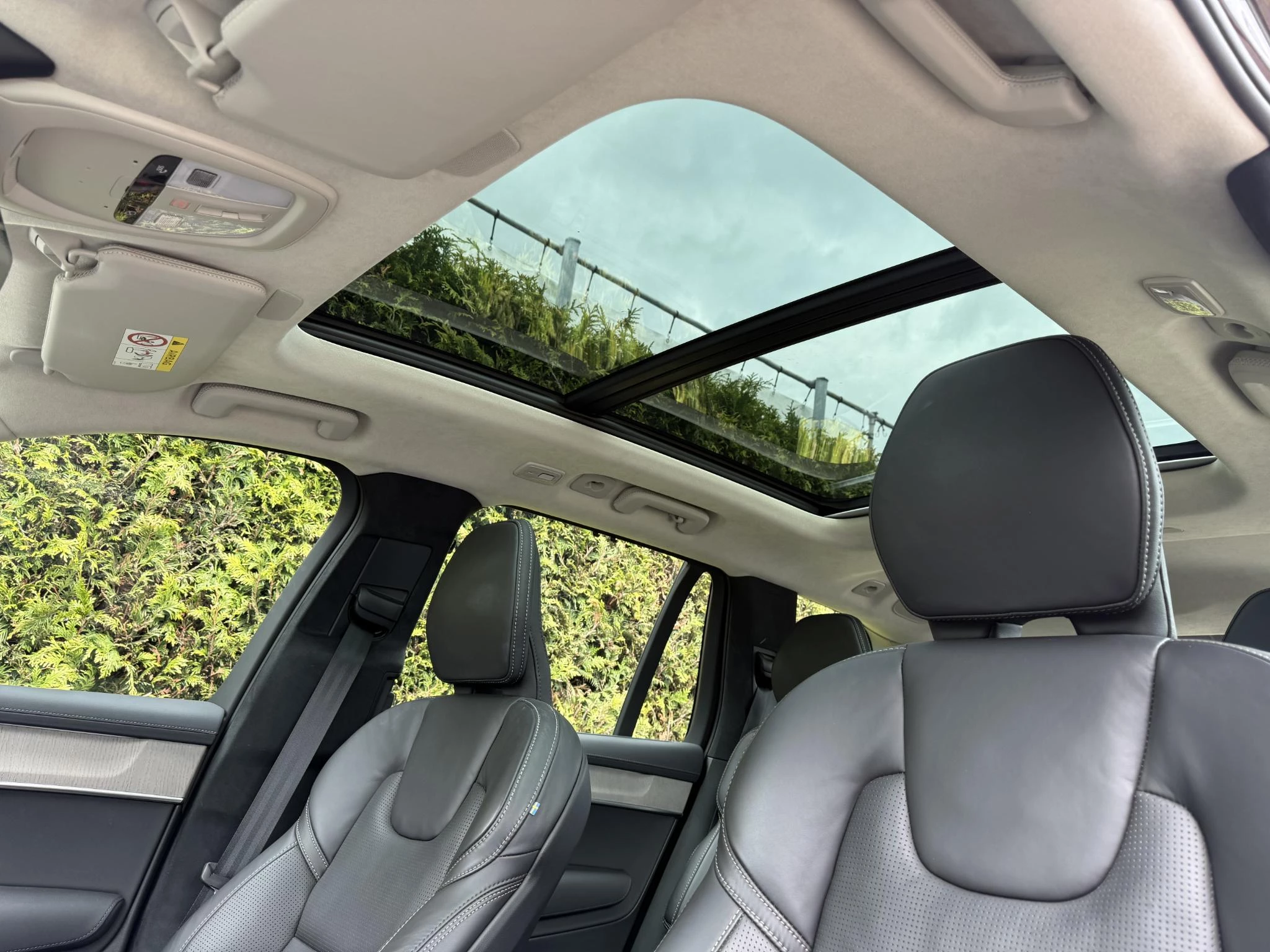 Volvo XC90 T8 Plug-in hybrid AWD Ultra Dark