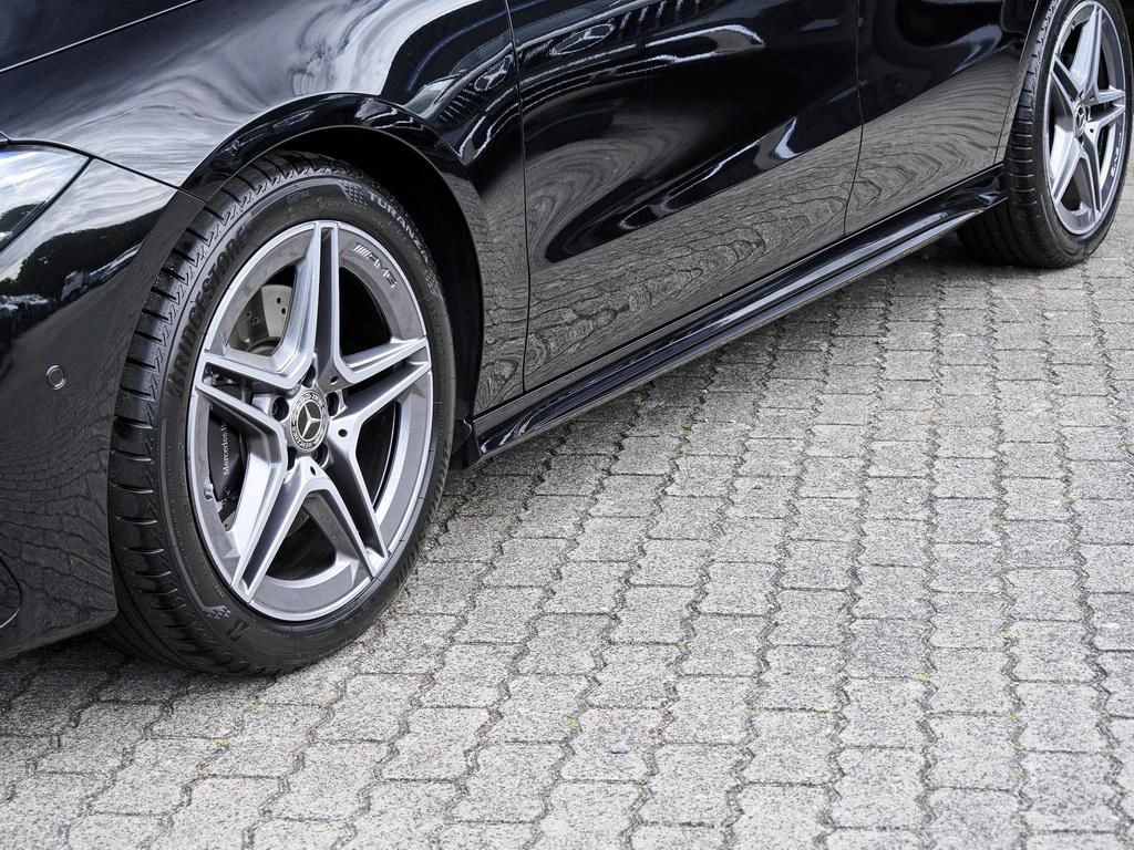 Mercedes-Benz-CLA 200-image-5