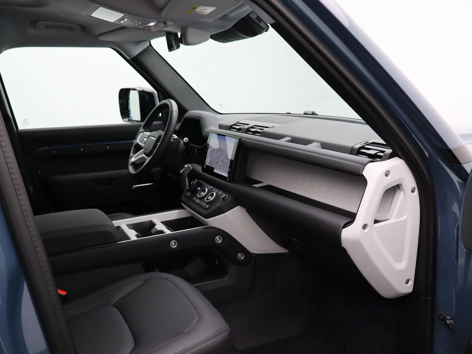 Land Rover-Defender-image-32