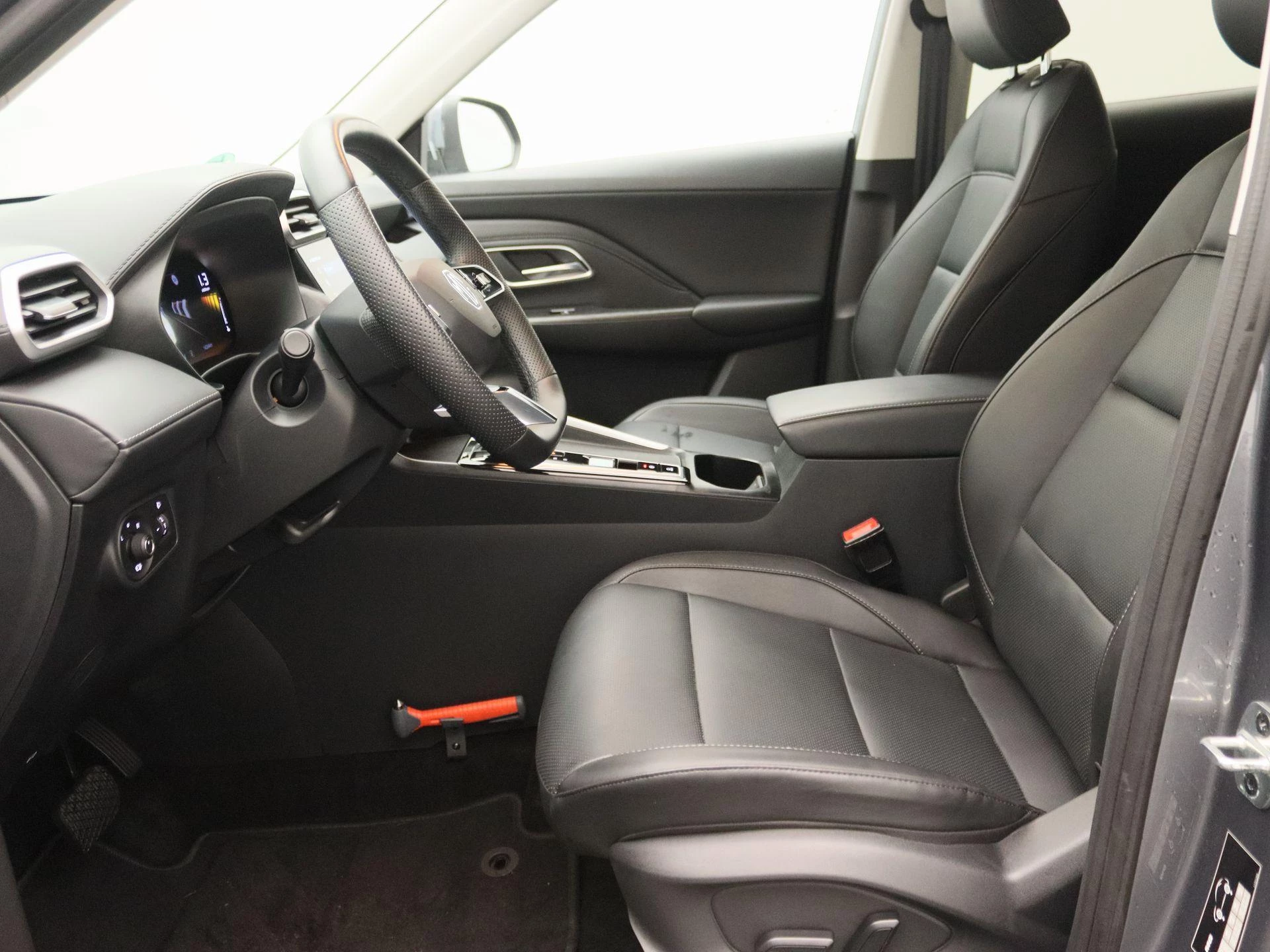 MG-ZS-image-10