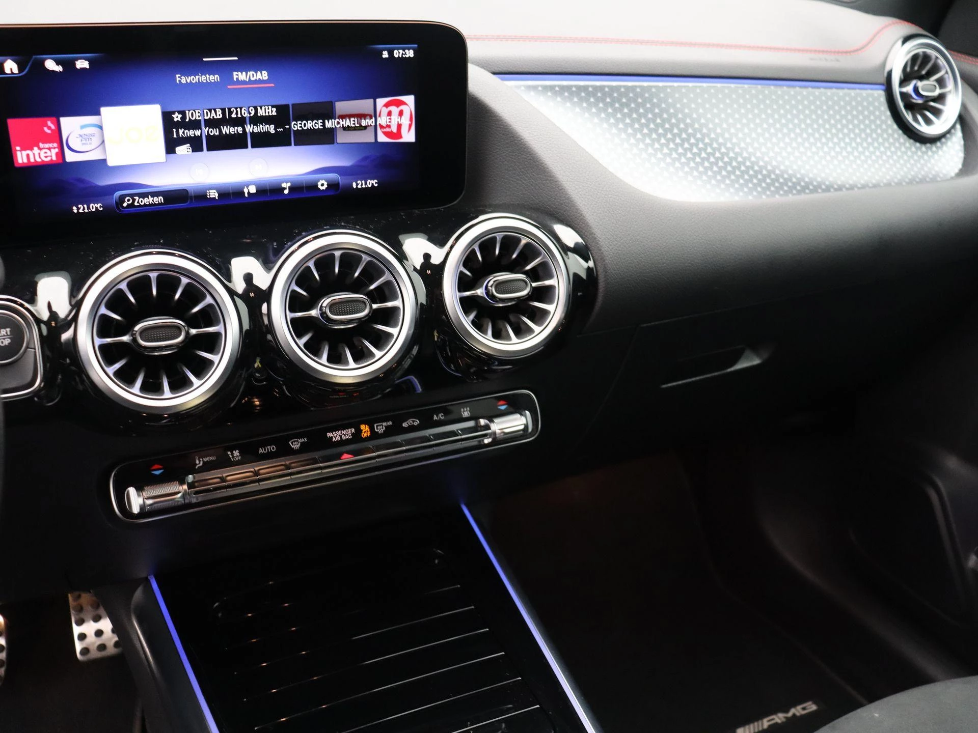 Mercedes-Benz EQA 250+ AMG Line + CARLAY + NIGHTPAKKET + CAMERA +