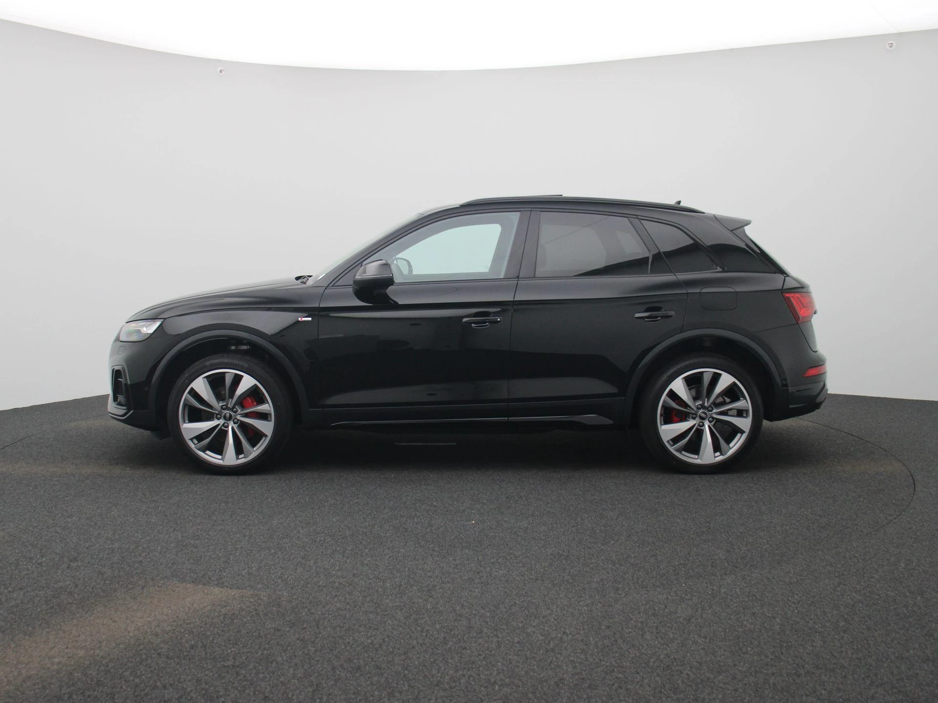 Audi Q5 50 TFSI e S edition Competition 299 PK