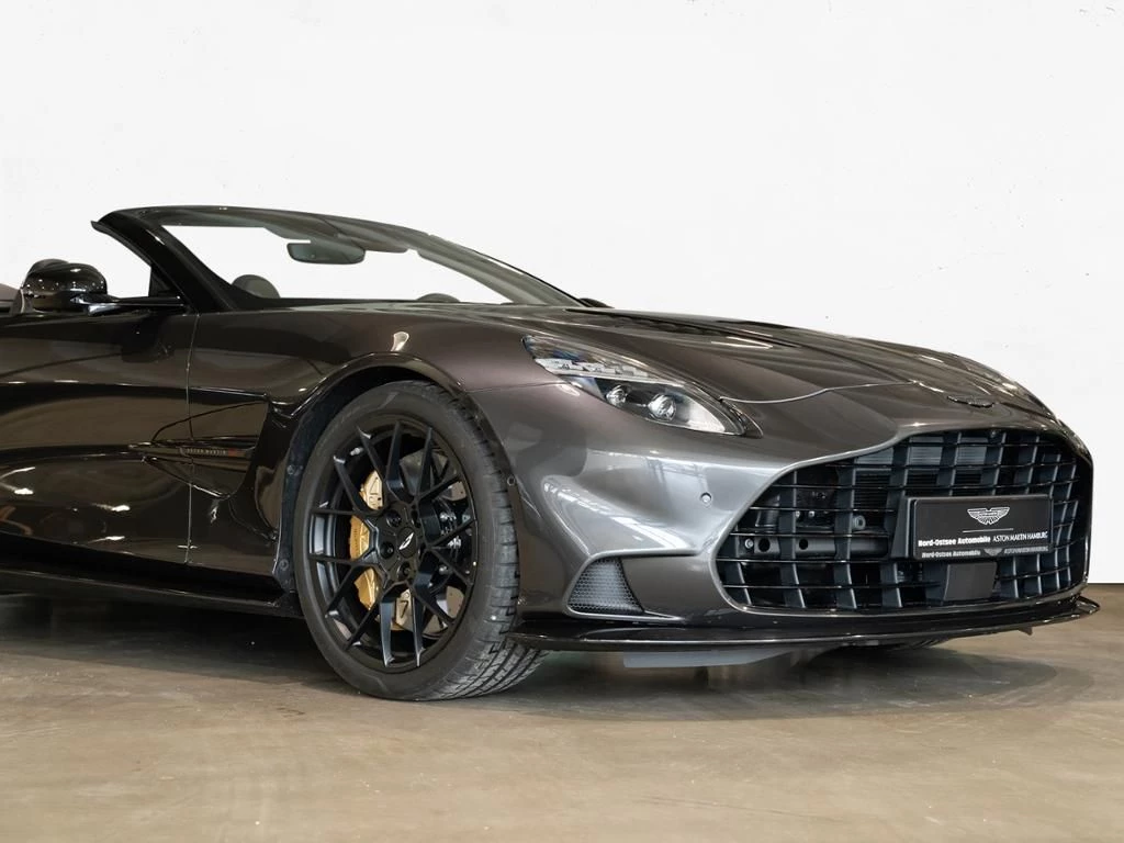 Aston Martin-Vanquish-image-12
