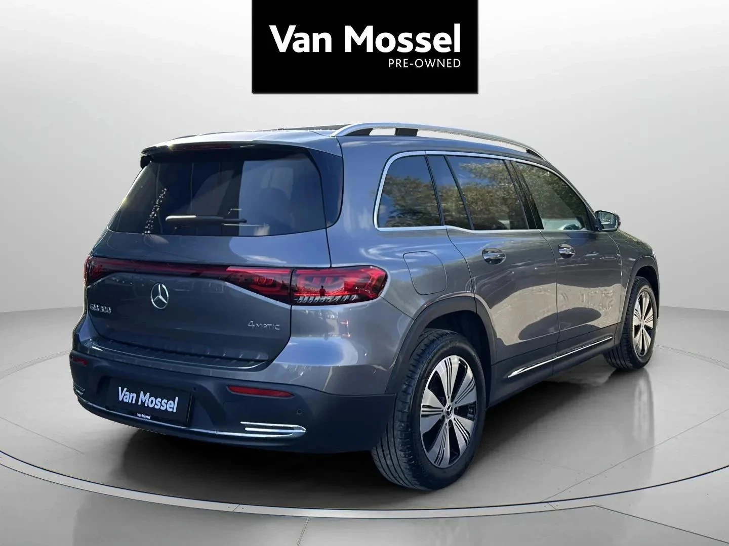 Mercedes-Benz-EQB-image-4