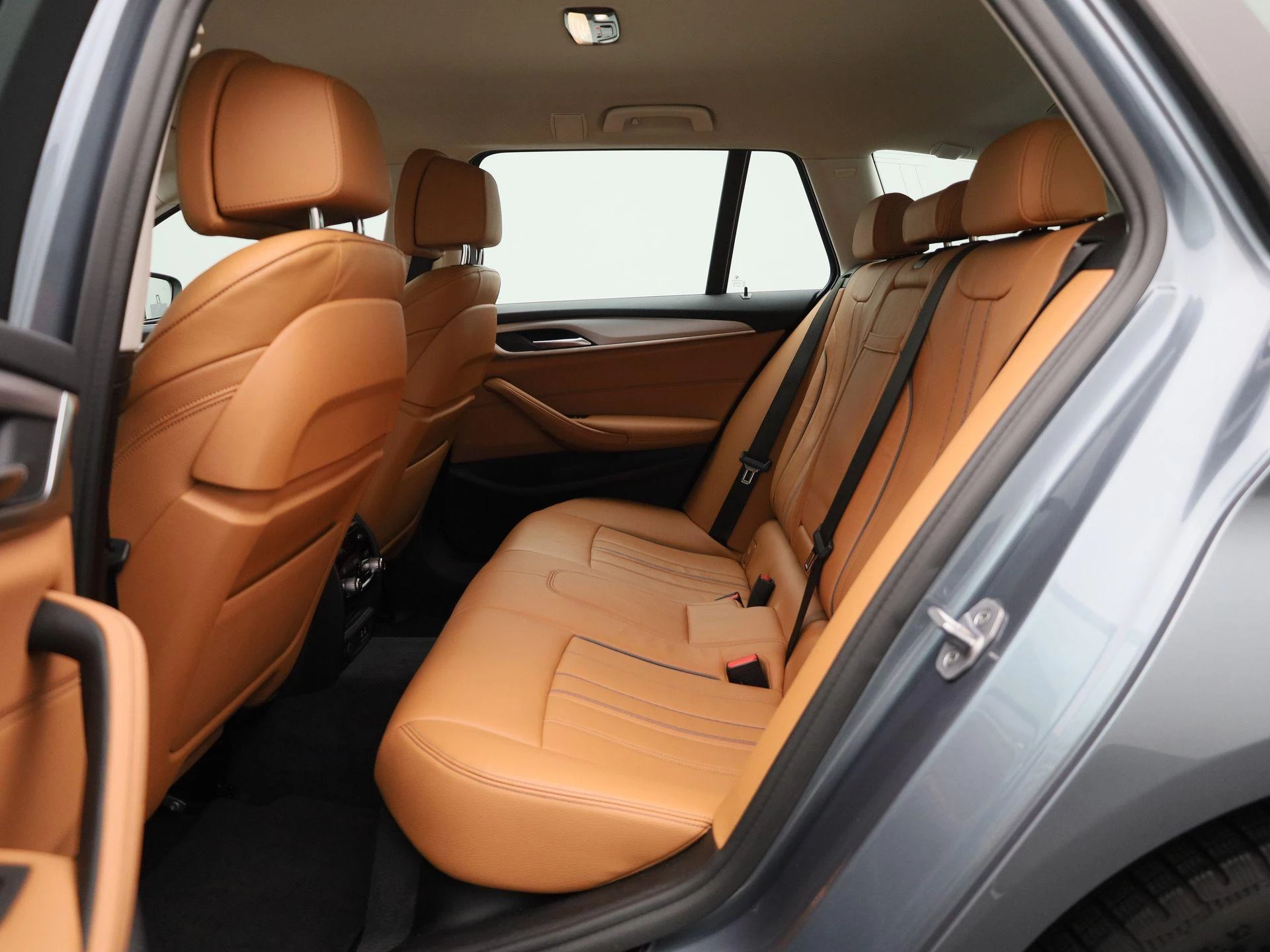 BMW-5 Serie-image-12