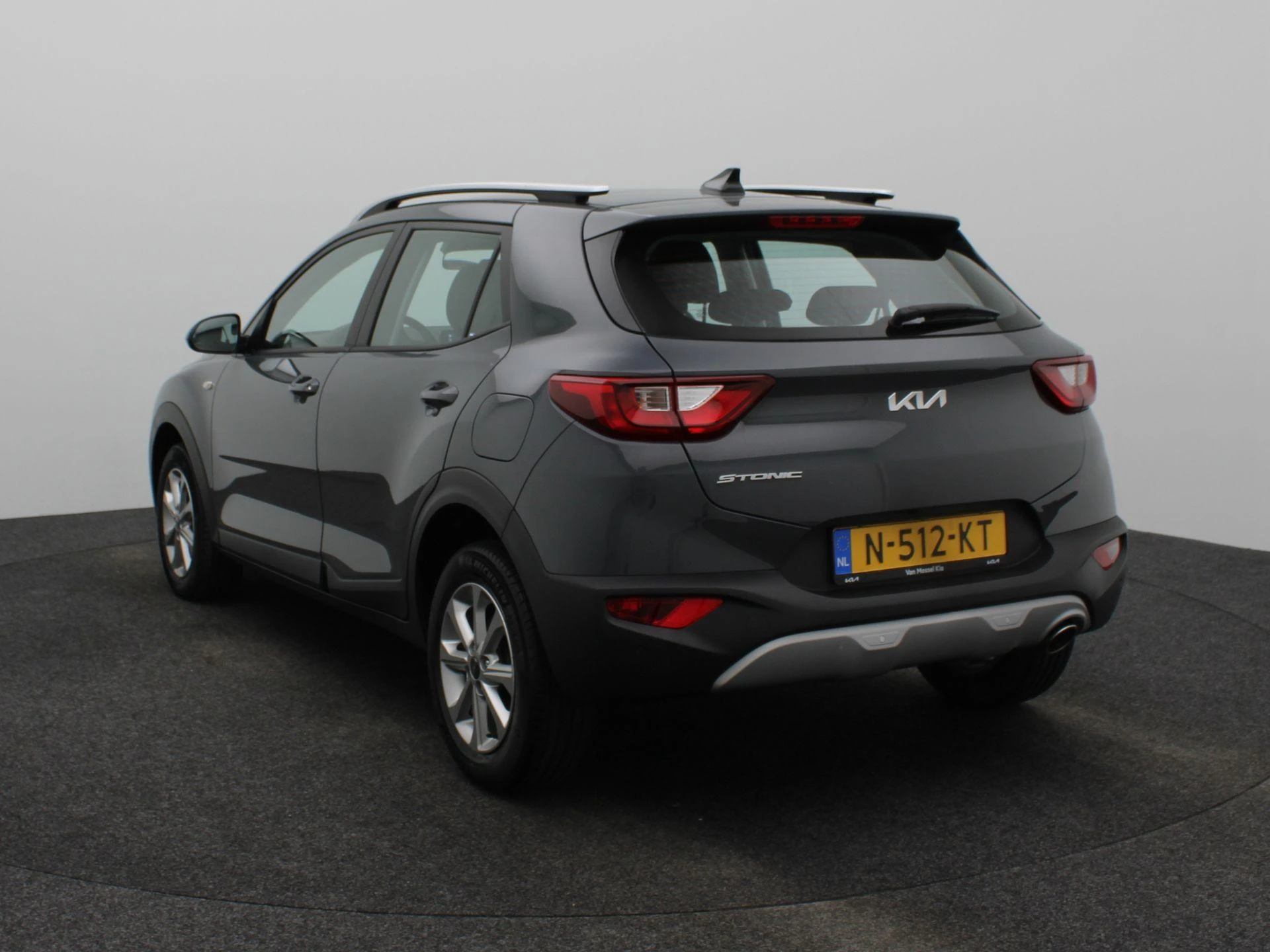 Kia-Stonic-image-1