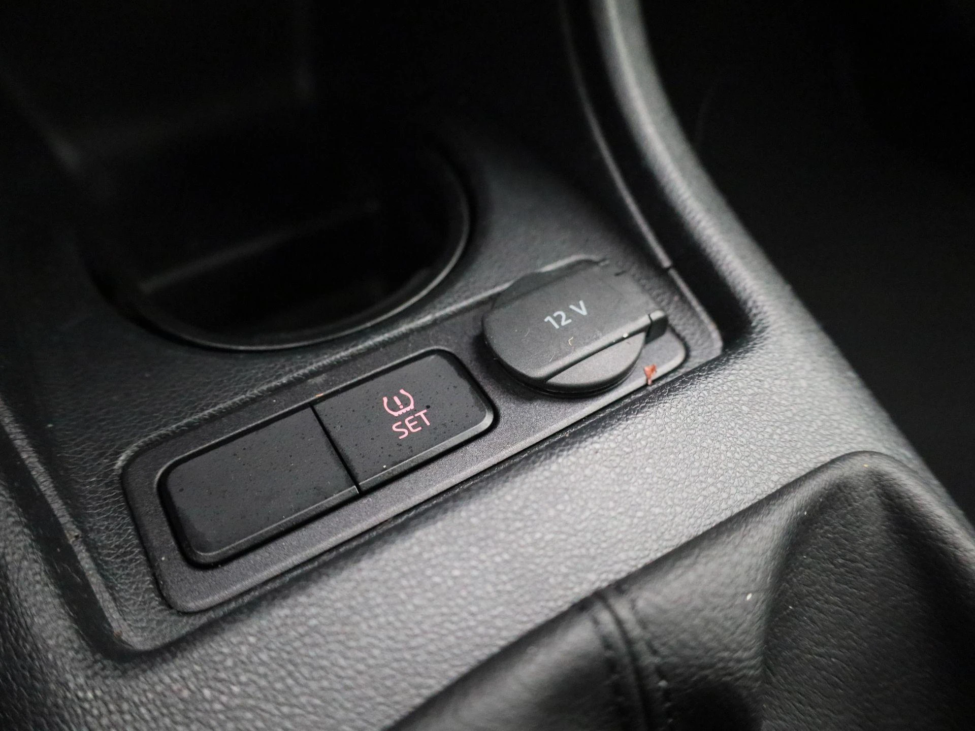 Volkswagen-up!-image-17