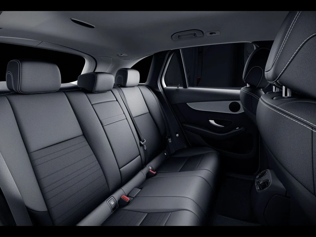 Mercedes-Benz-GLC 220 d-image-10