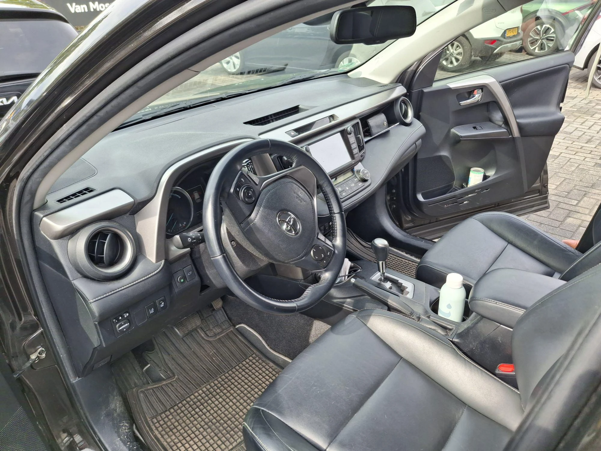 Toyota-RAV4-image-14
