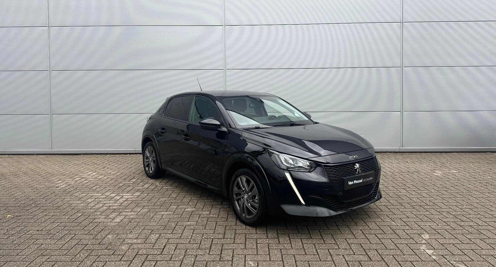 Peugeot-e-208-image-7