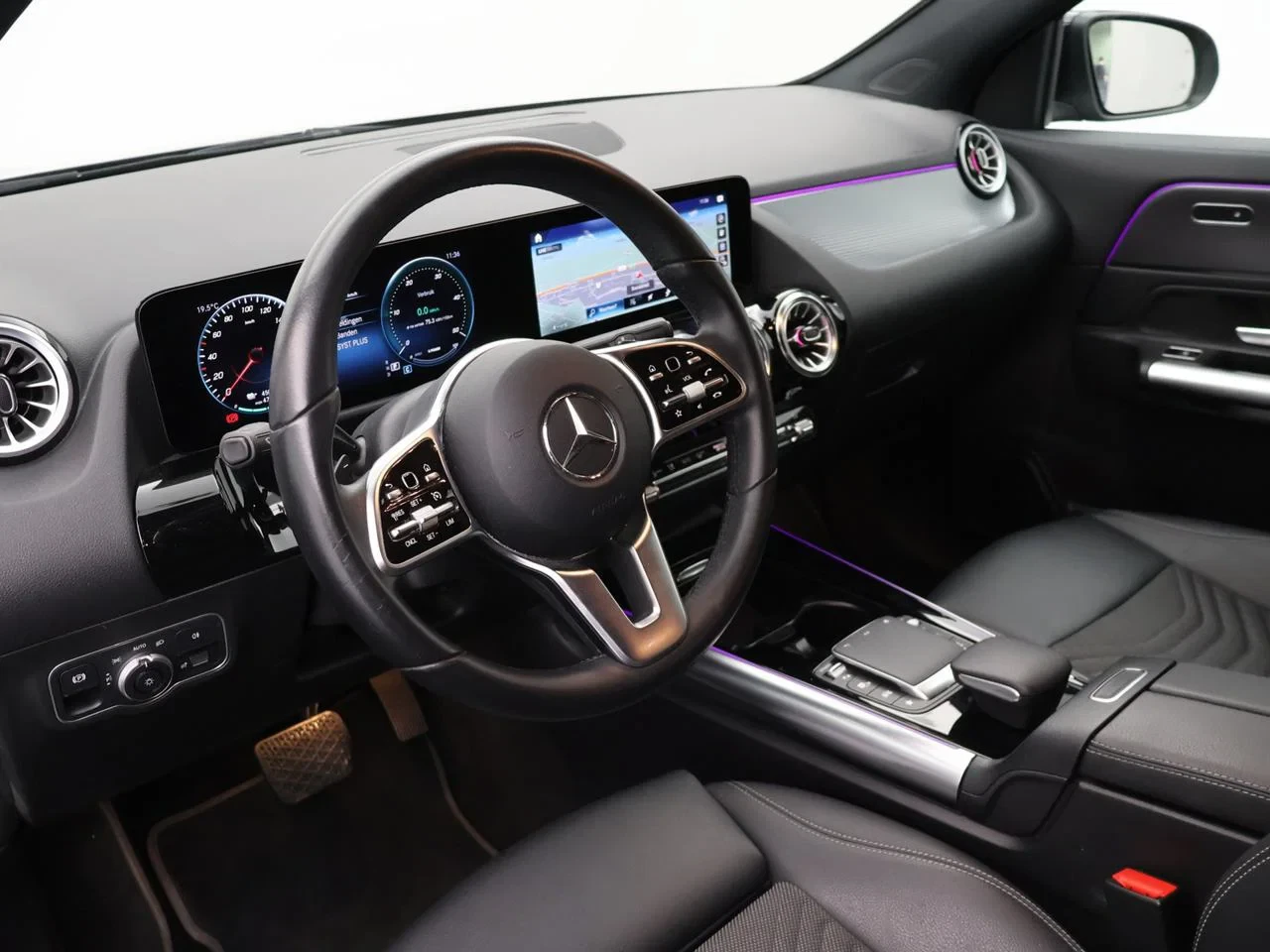 Mercedes-Benz-EQA-image-23
