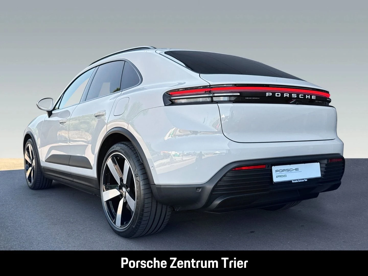 Porsche-Macan-image-2