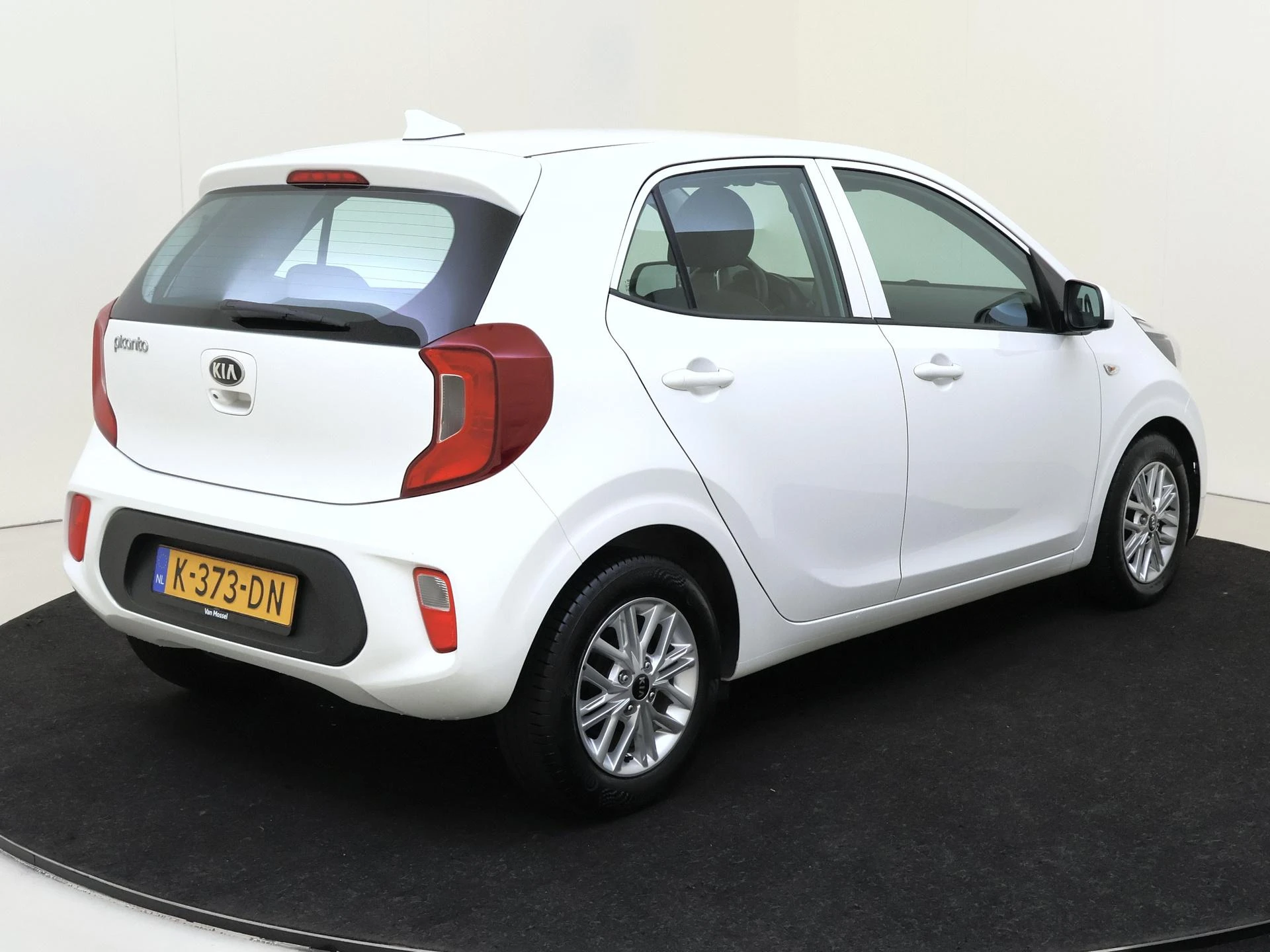 Kia-Picanto-image-3