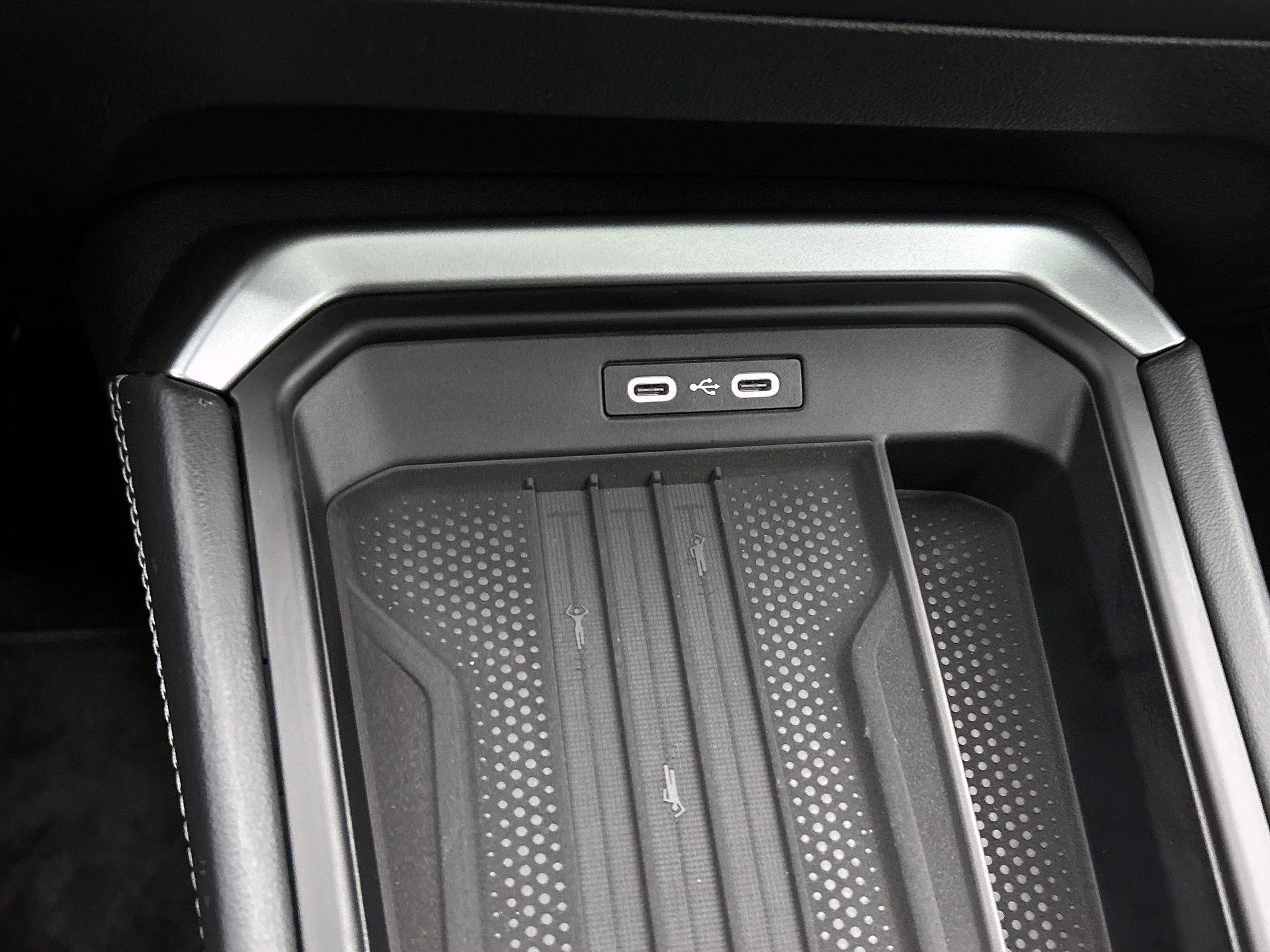 Volkswagen T-Roc 1.5 eTsi Style First Edition 116 PK Automaat