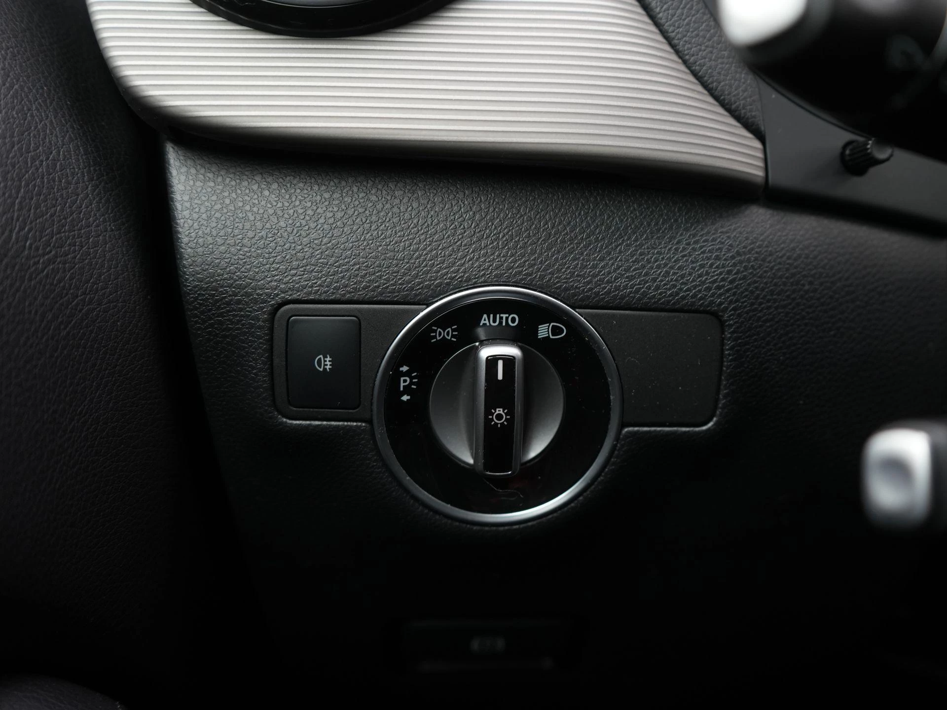 Mercedes-Benz-B-Klasse-image-28