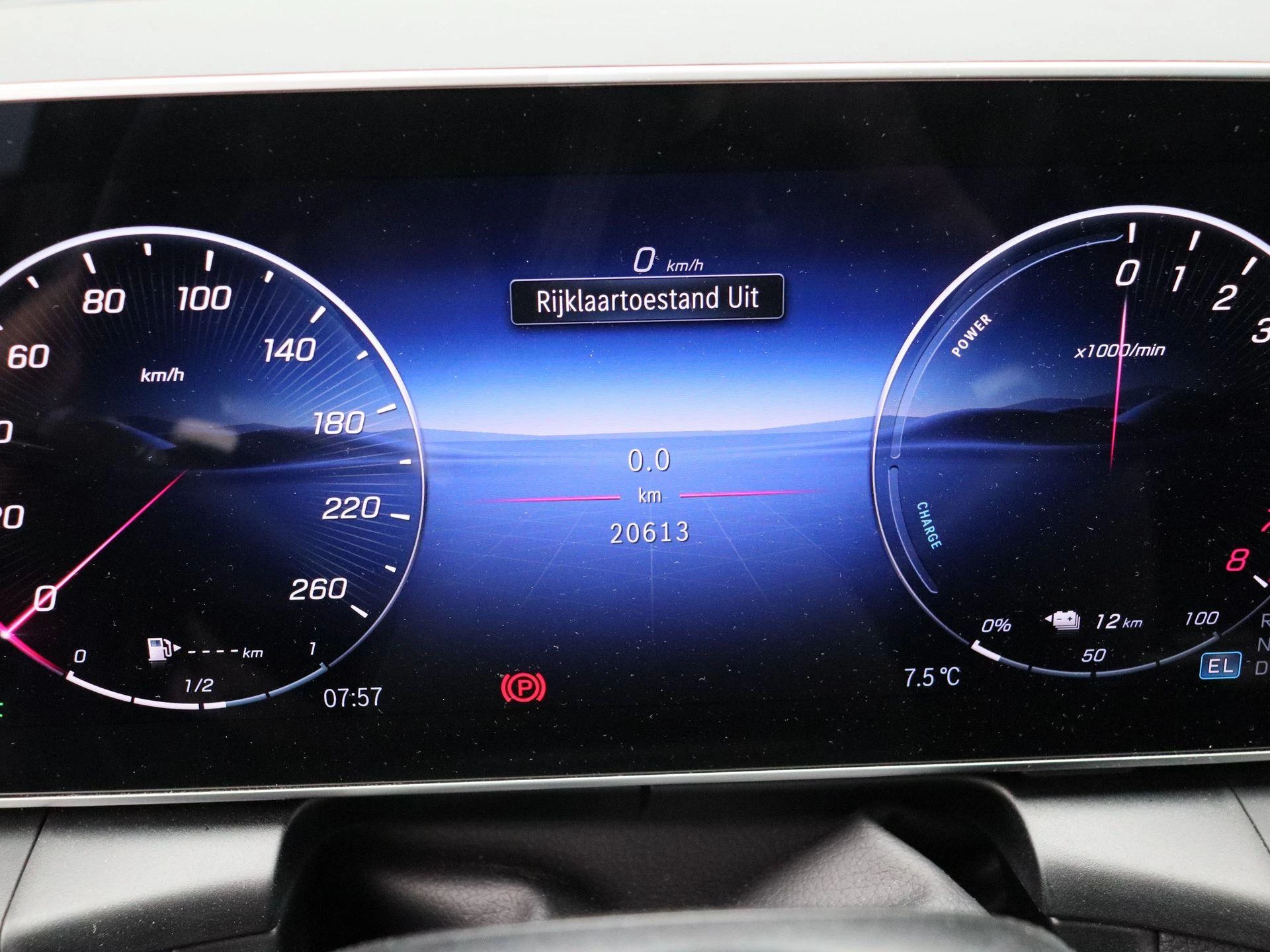 Mercedes-Benz GLC 300 e Coupé AMG Line + PANORAMISCH DAK + DIGITAL LIGHT + NIGHTPAKKET +