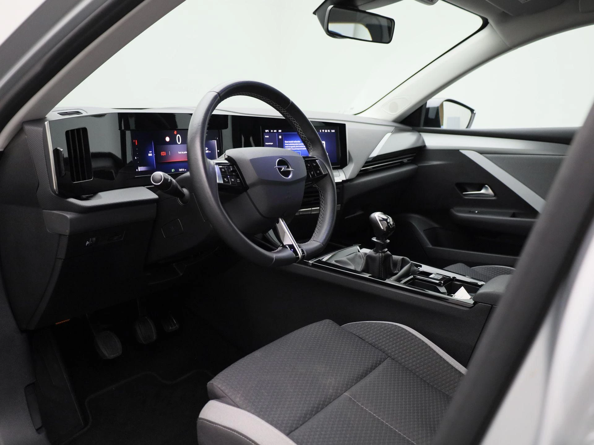 Opel-Astra-image-28