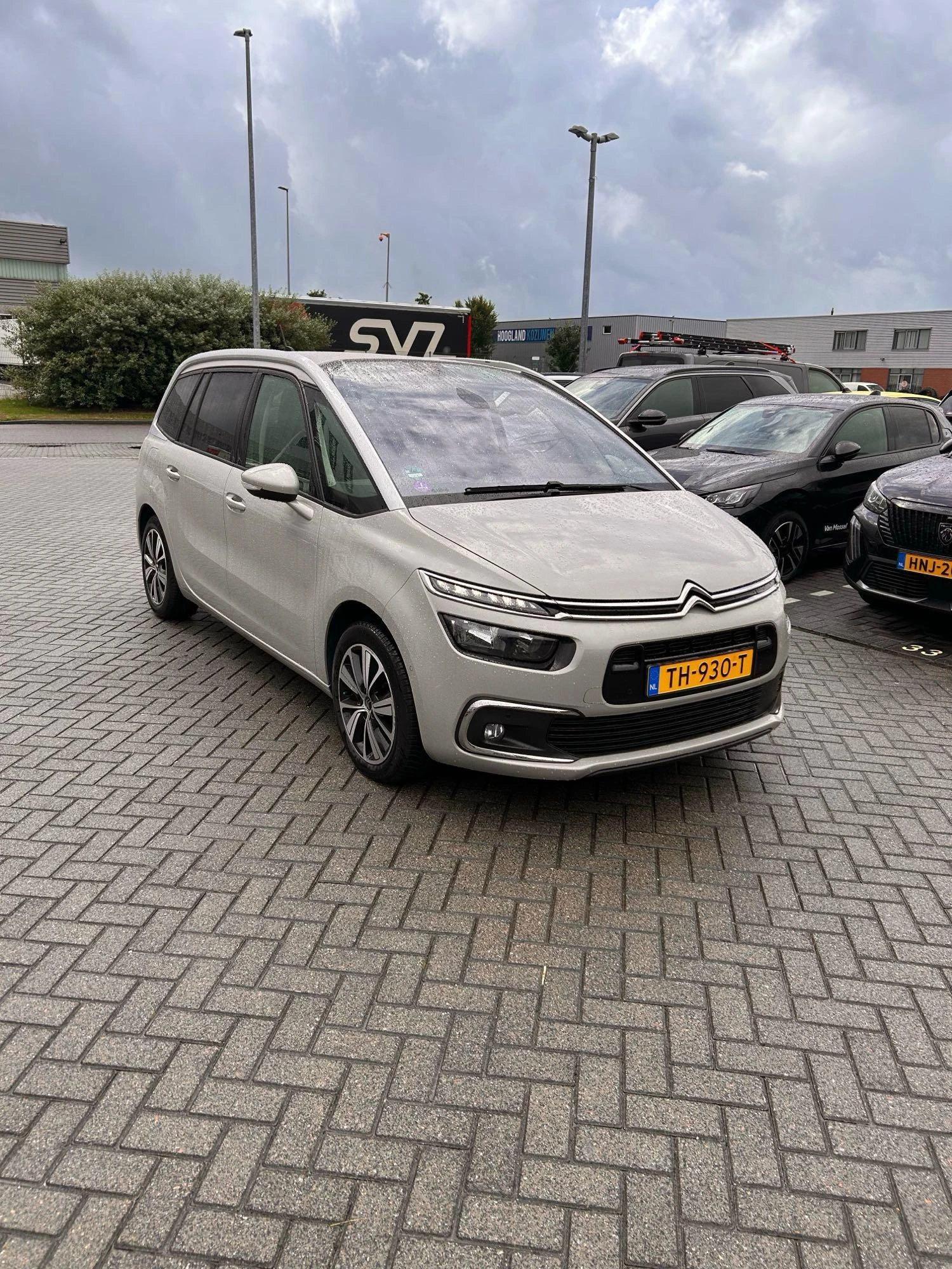 Citroën-Grand C4 Spacetourer-image-7