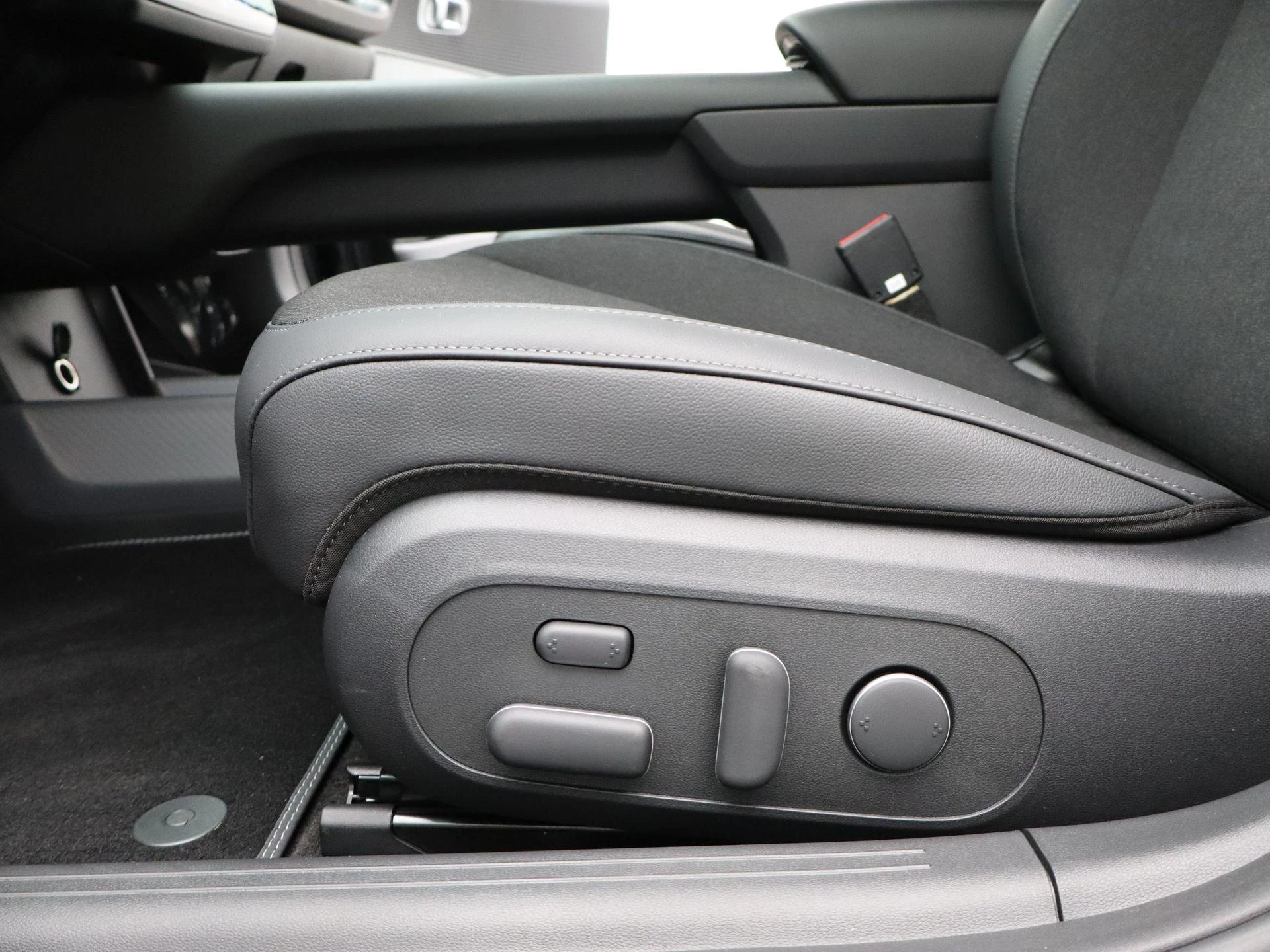 Hyundai-IONIQ 6-image-26