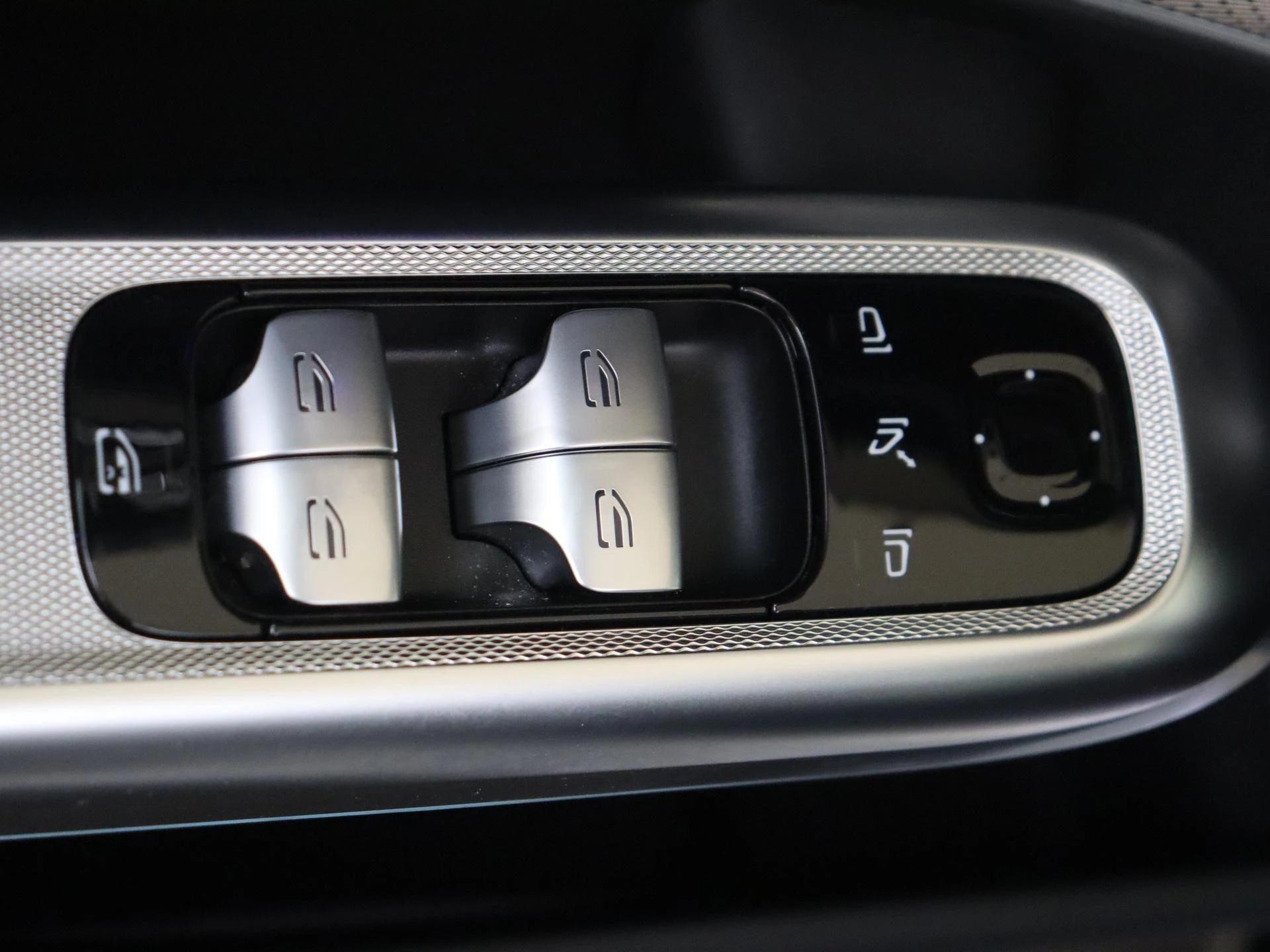 Mercedes-Benz-E-Klasse-image-33