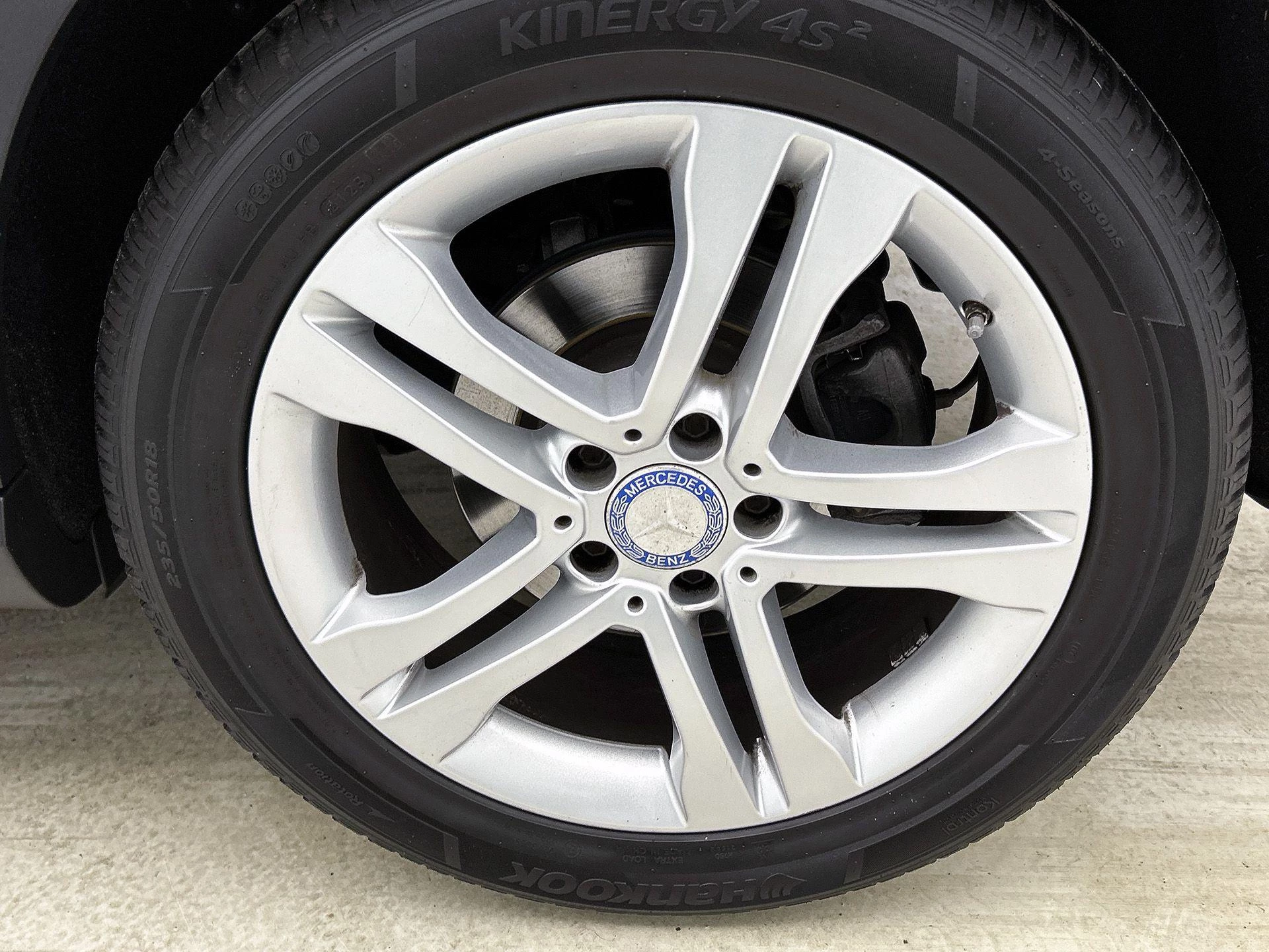 Mercedes-Benz-GLA-image-34