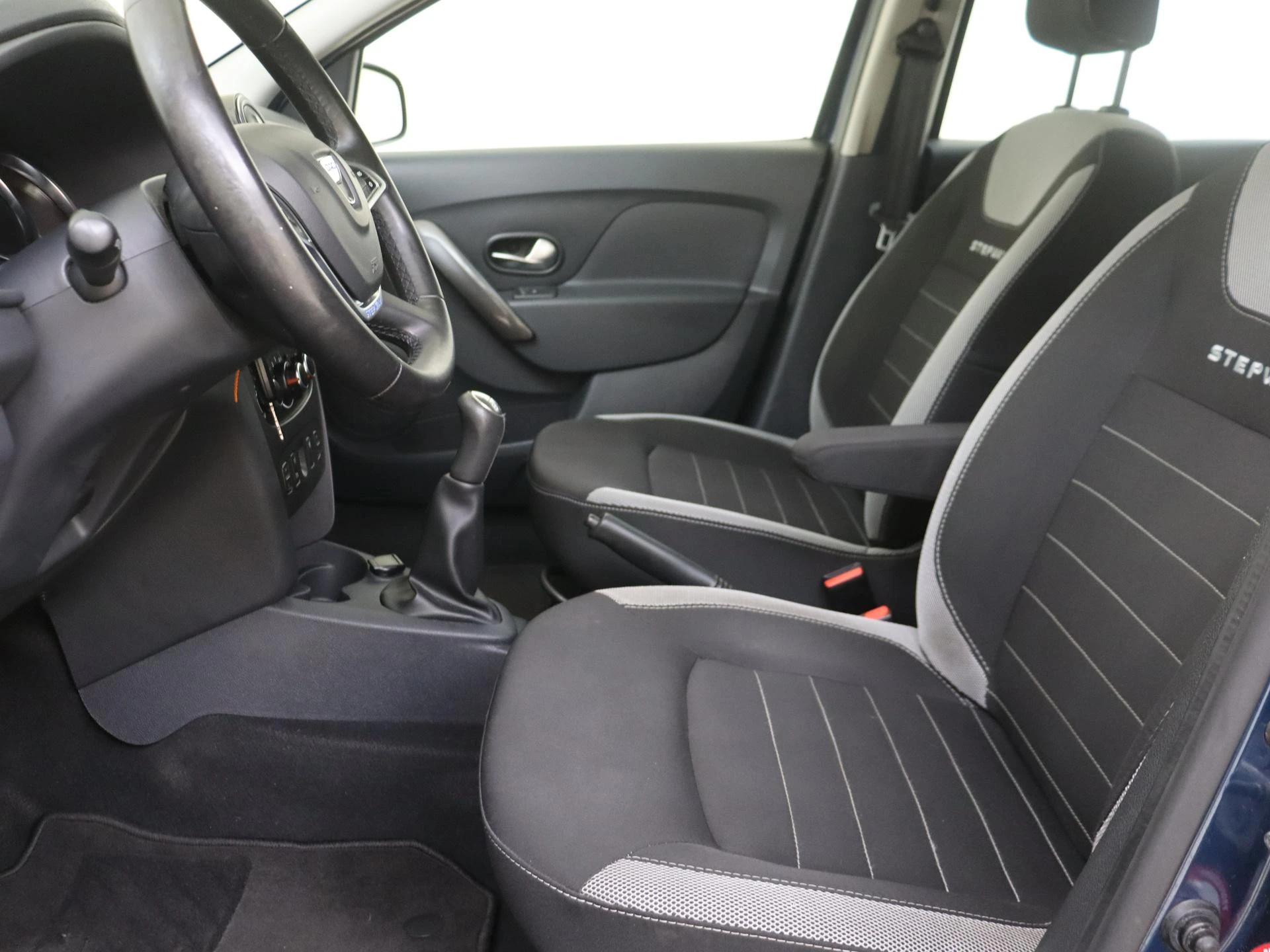 Dacia-Sandero Stepway-image-14