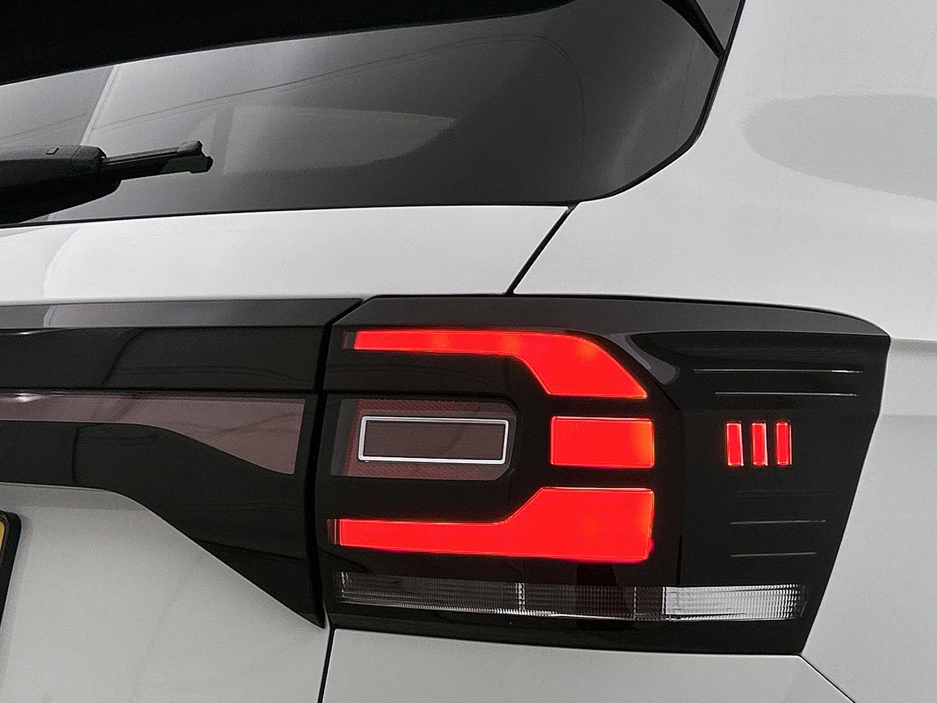 Volkswagen-T-Cross-image-13