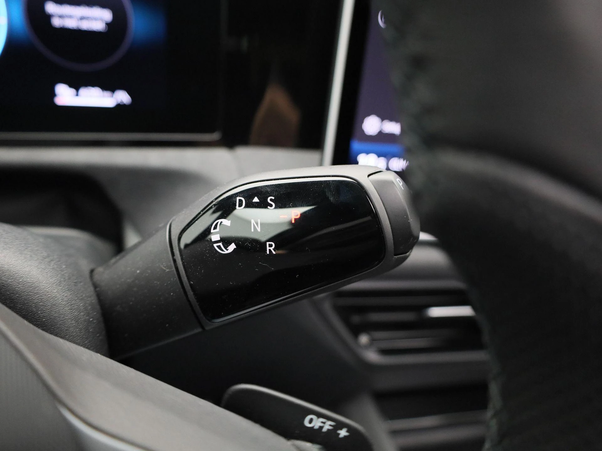 Volkswagen-Tiguan-image-22