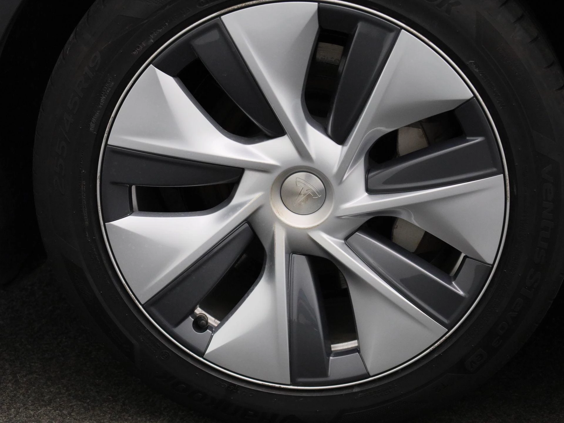 Tesla Model Y Long Range AWD 75 kWh