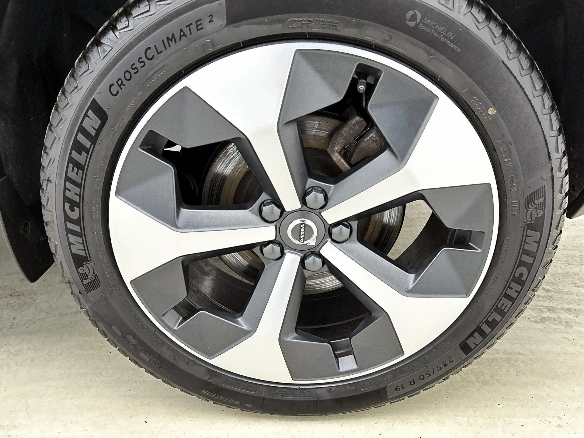 Volvo XC40 2.0 B4 Plus Dark