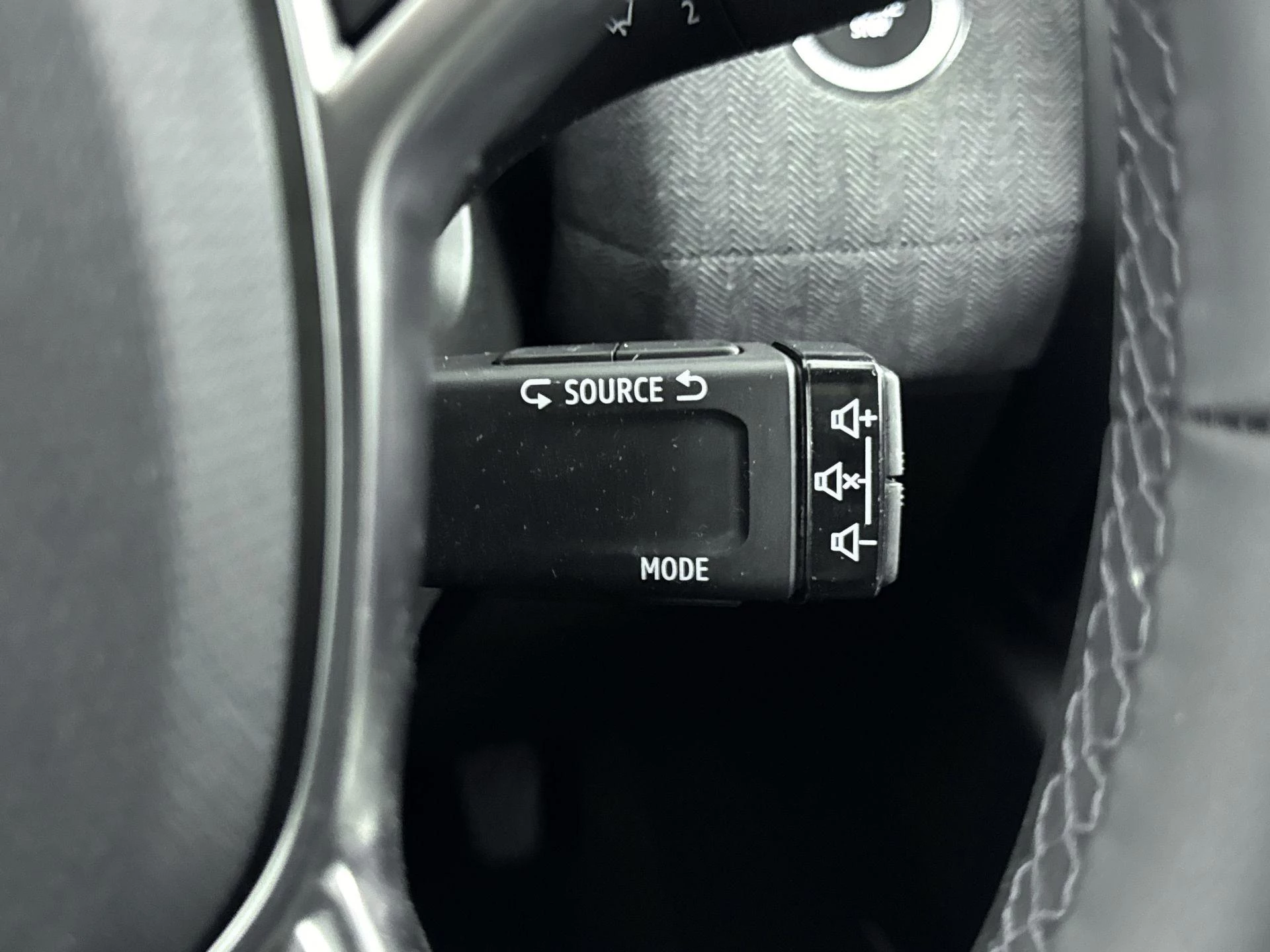 Renault-Clio-image-20