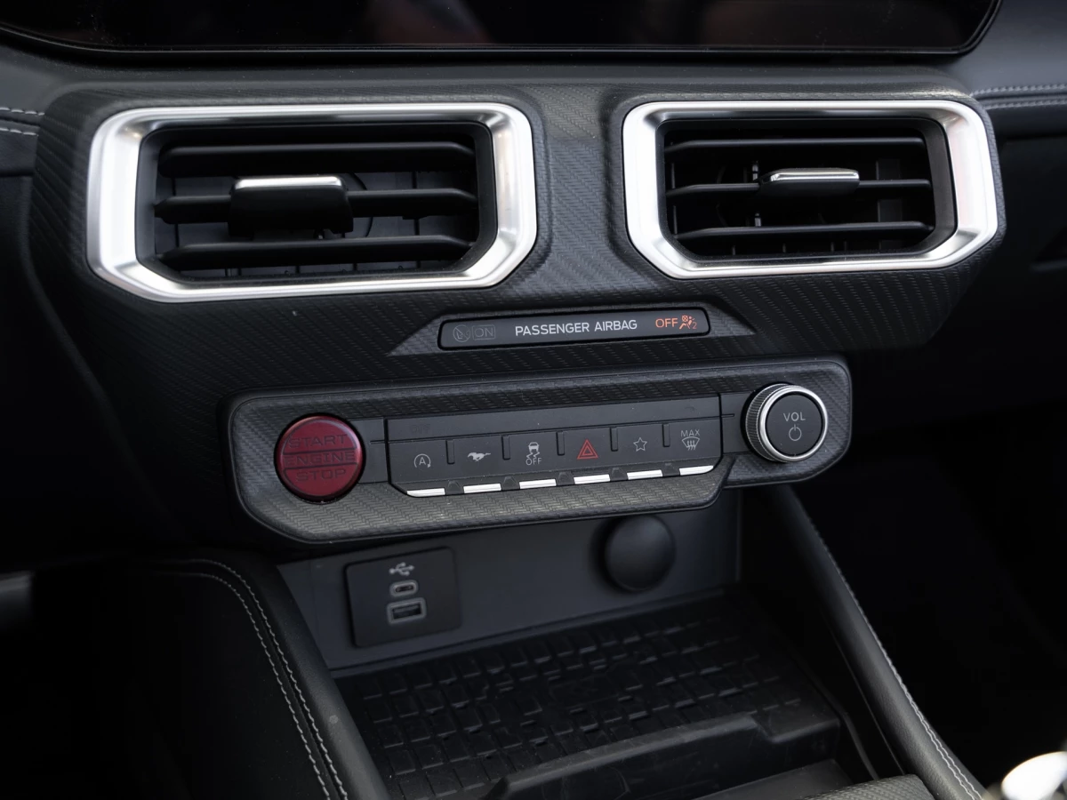 Ford-Mustang-image-12