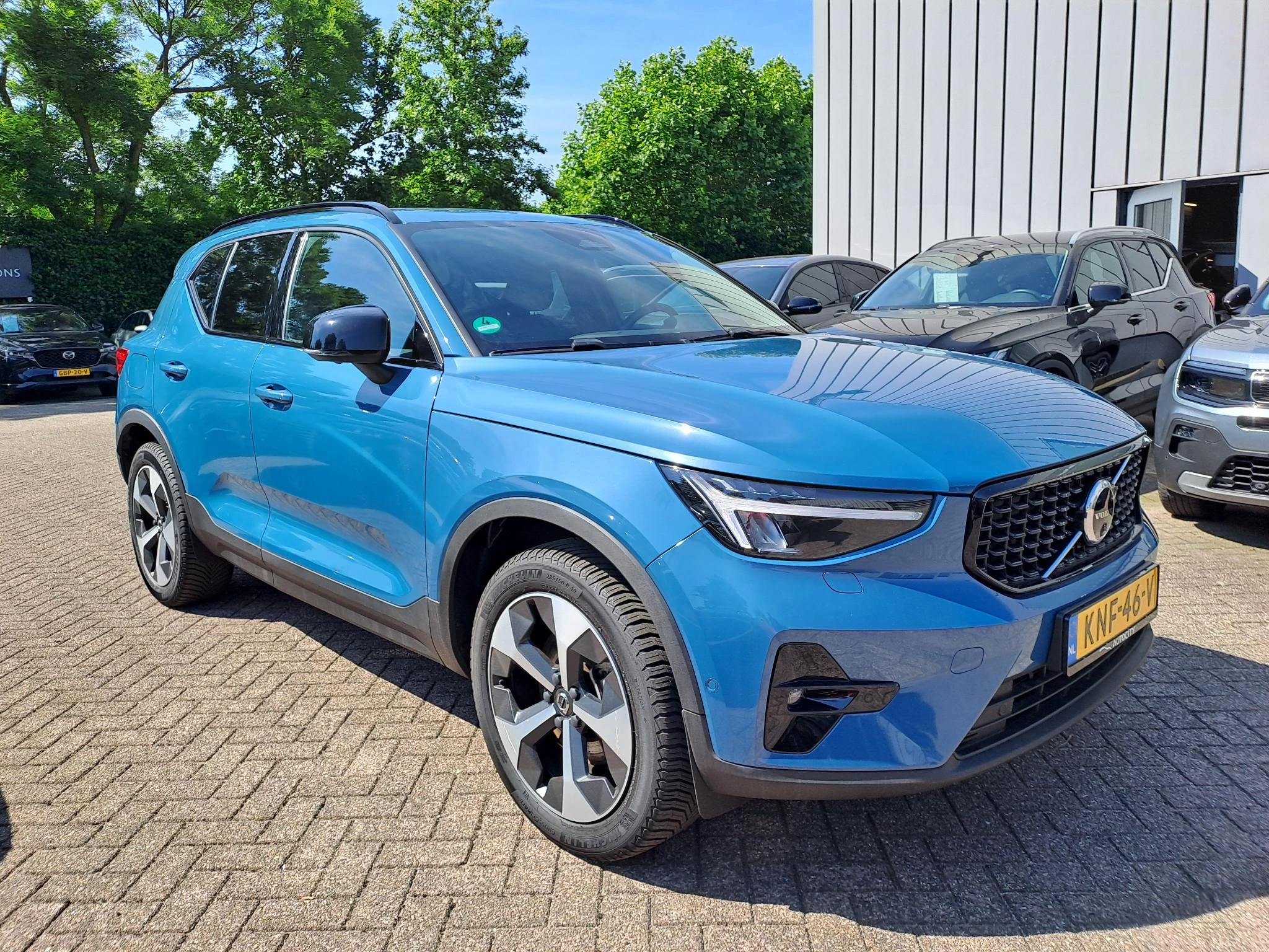 Volvo XC40 2.0 B4 Plus Dark
