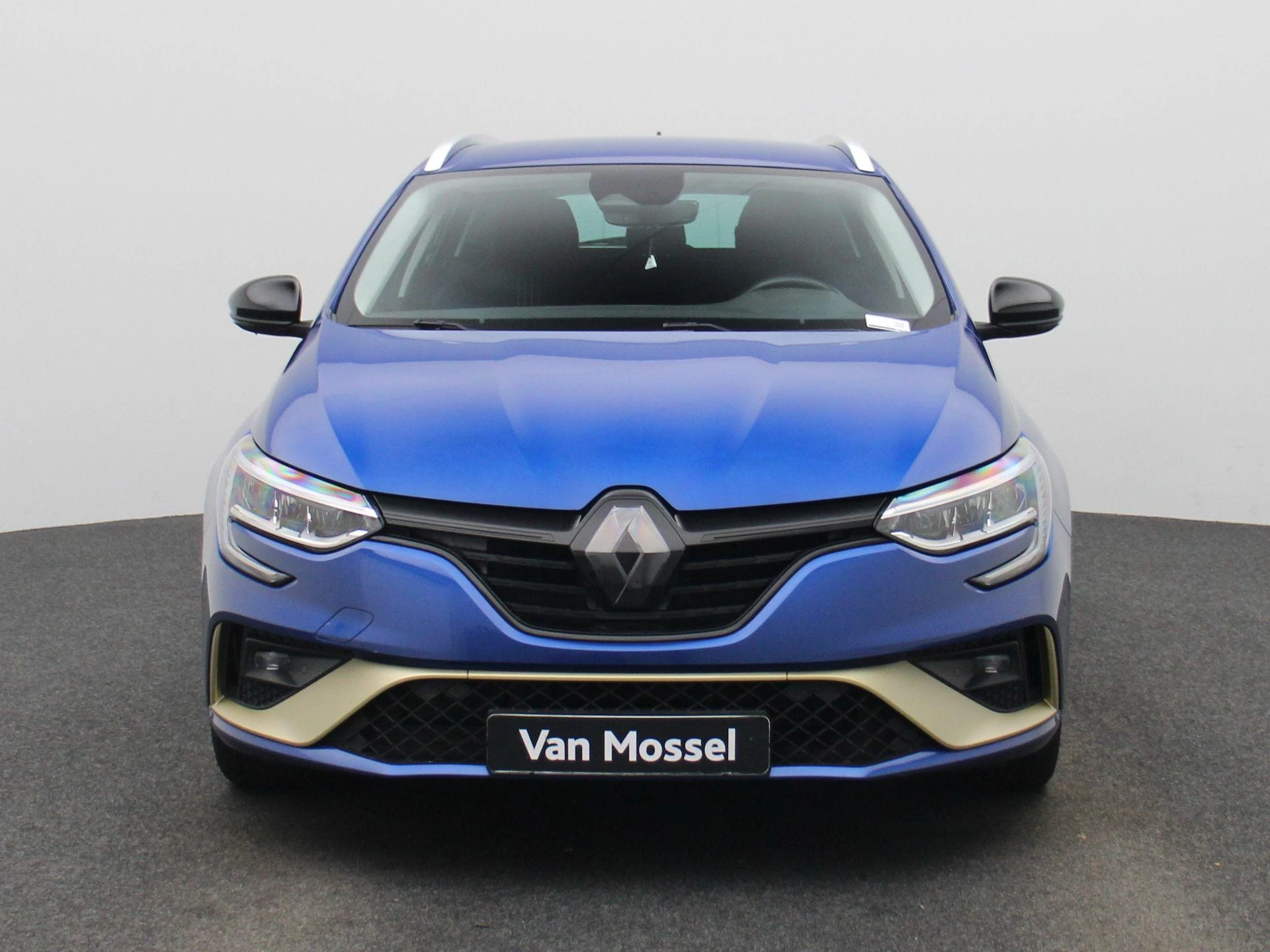 Renault-Megane E-Tech-image-4