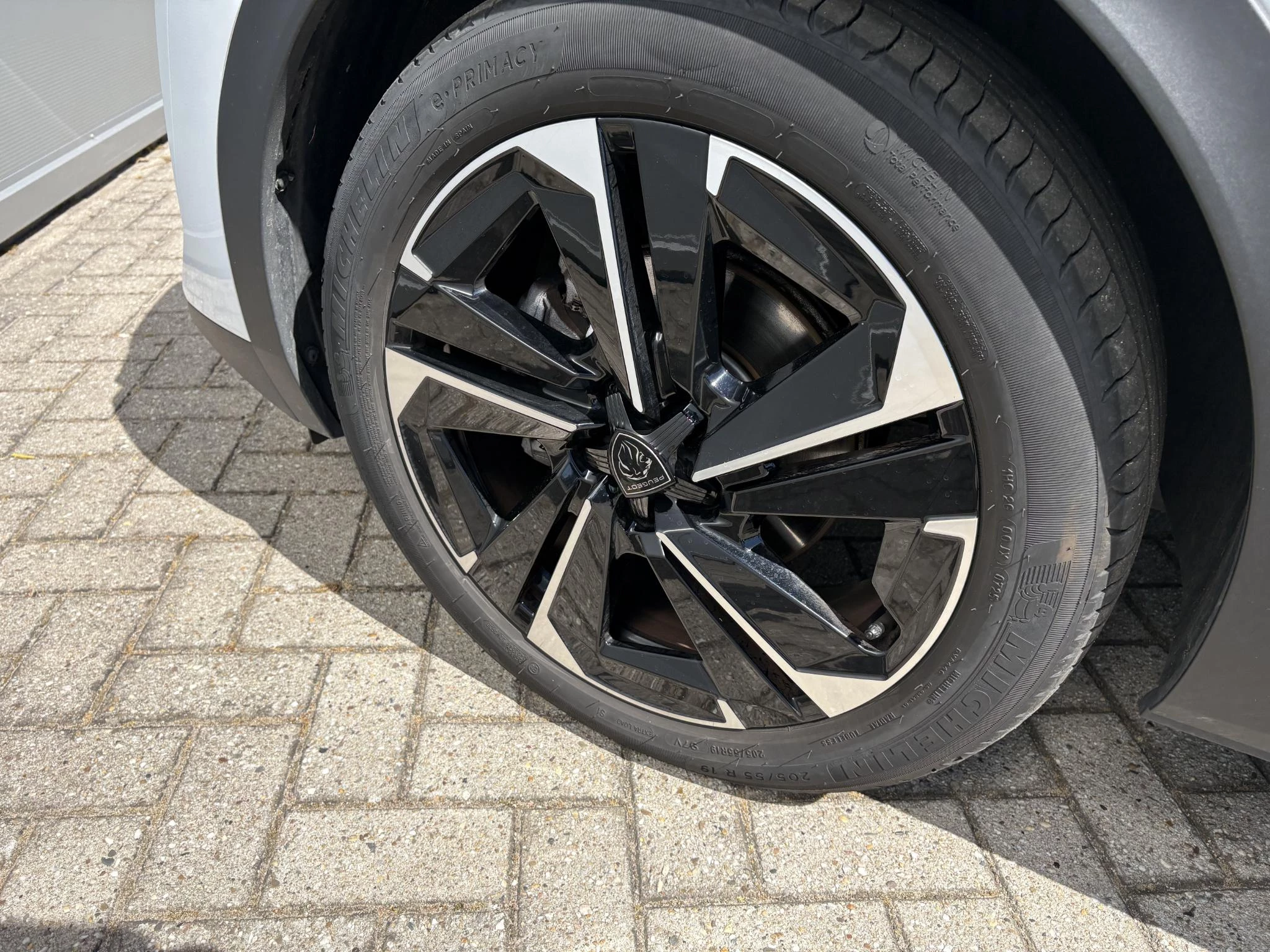 Peugeot 408 1.2 Hybrid 145 e-DCS6 Allure