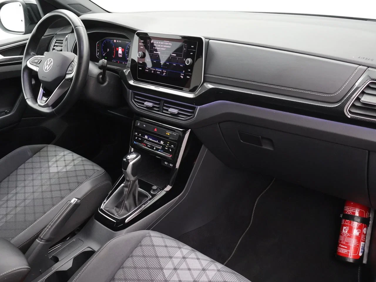 Volkswagen-T-Cross-image-8