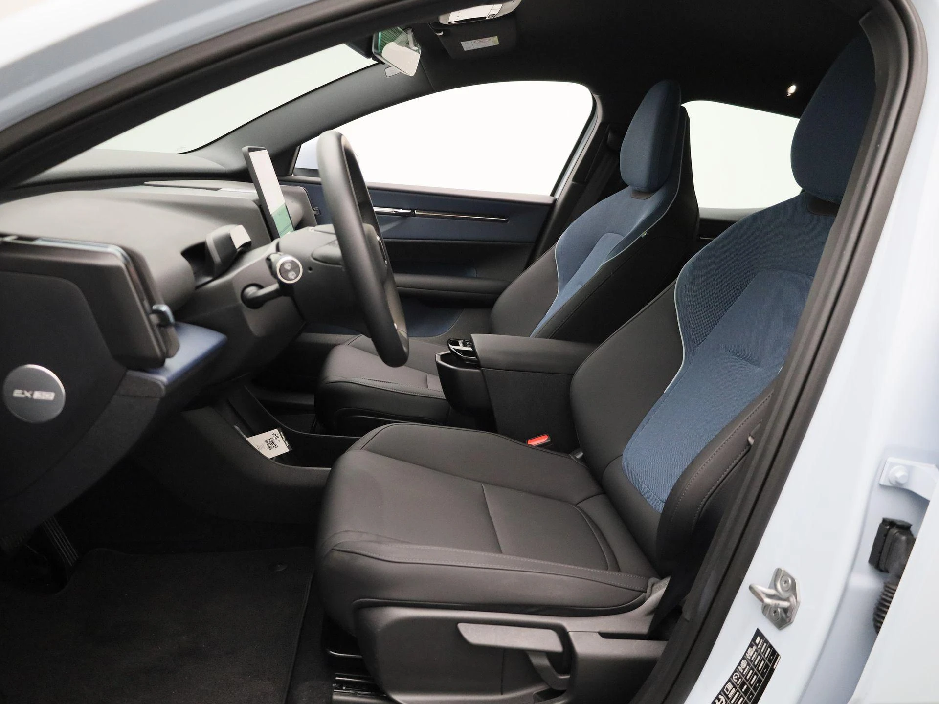 Volvo-EX30-image-12