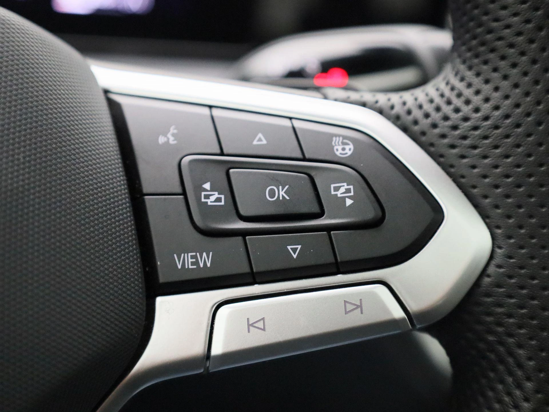 Volkswagen-Tiguan-image-22