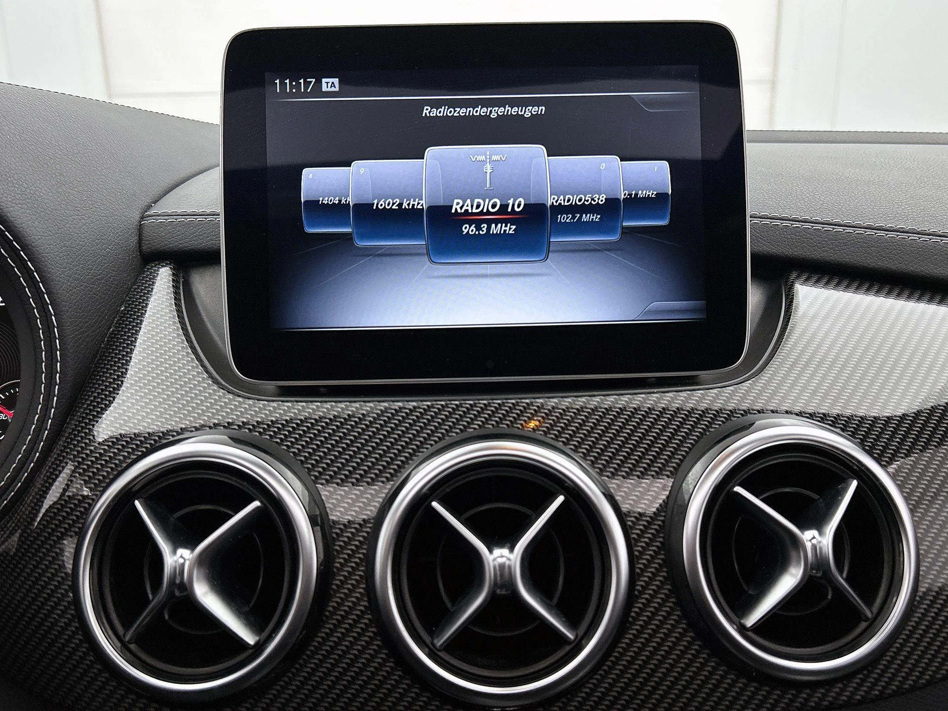 Mercedes-Benz-B-Klasse-image-6
