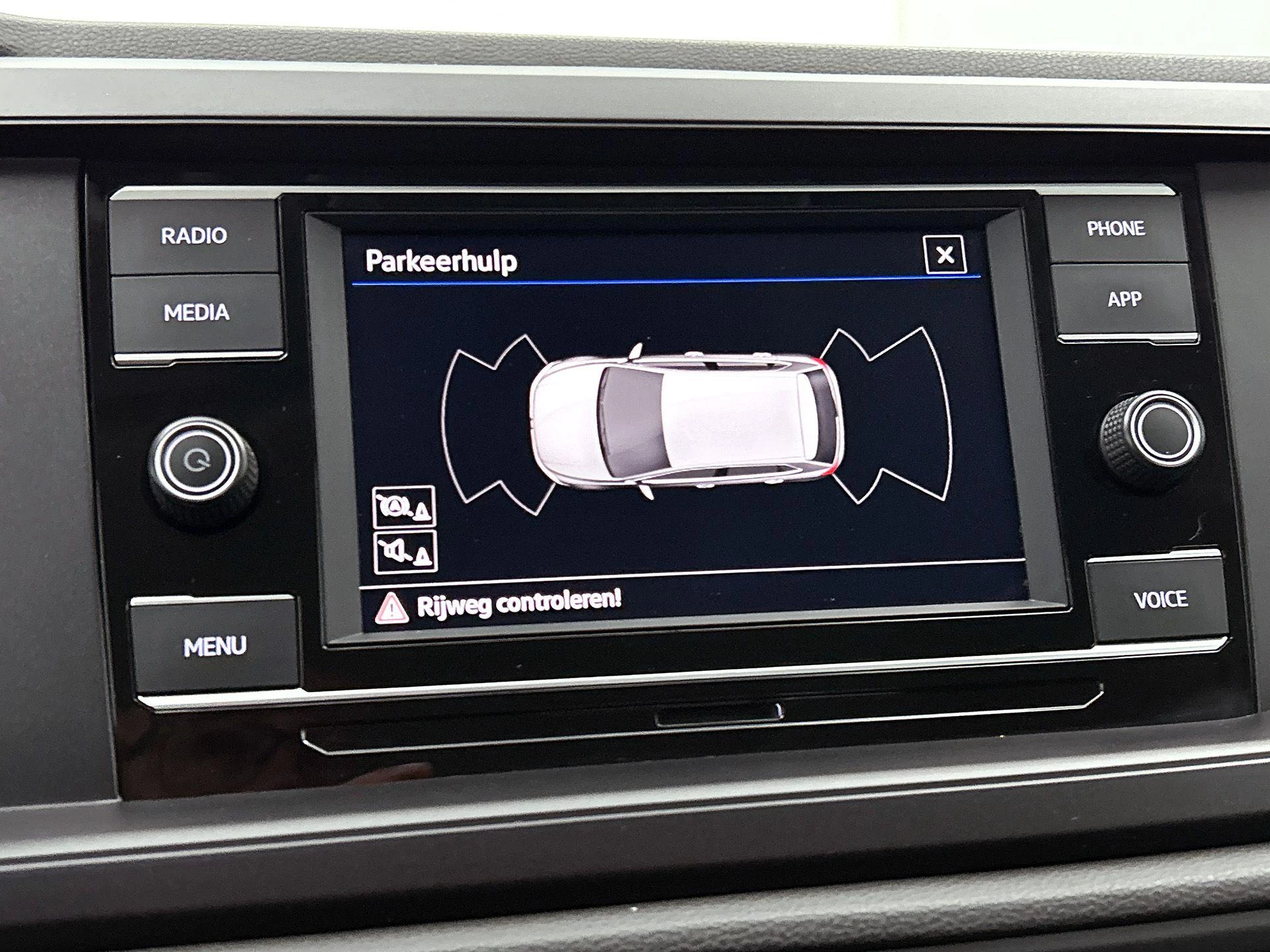 Volkswagen-Polo-image-16