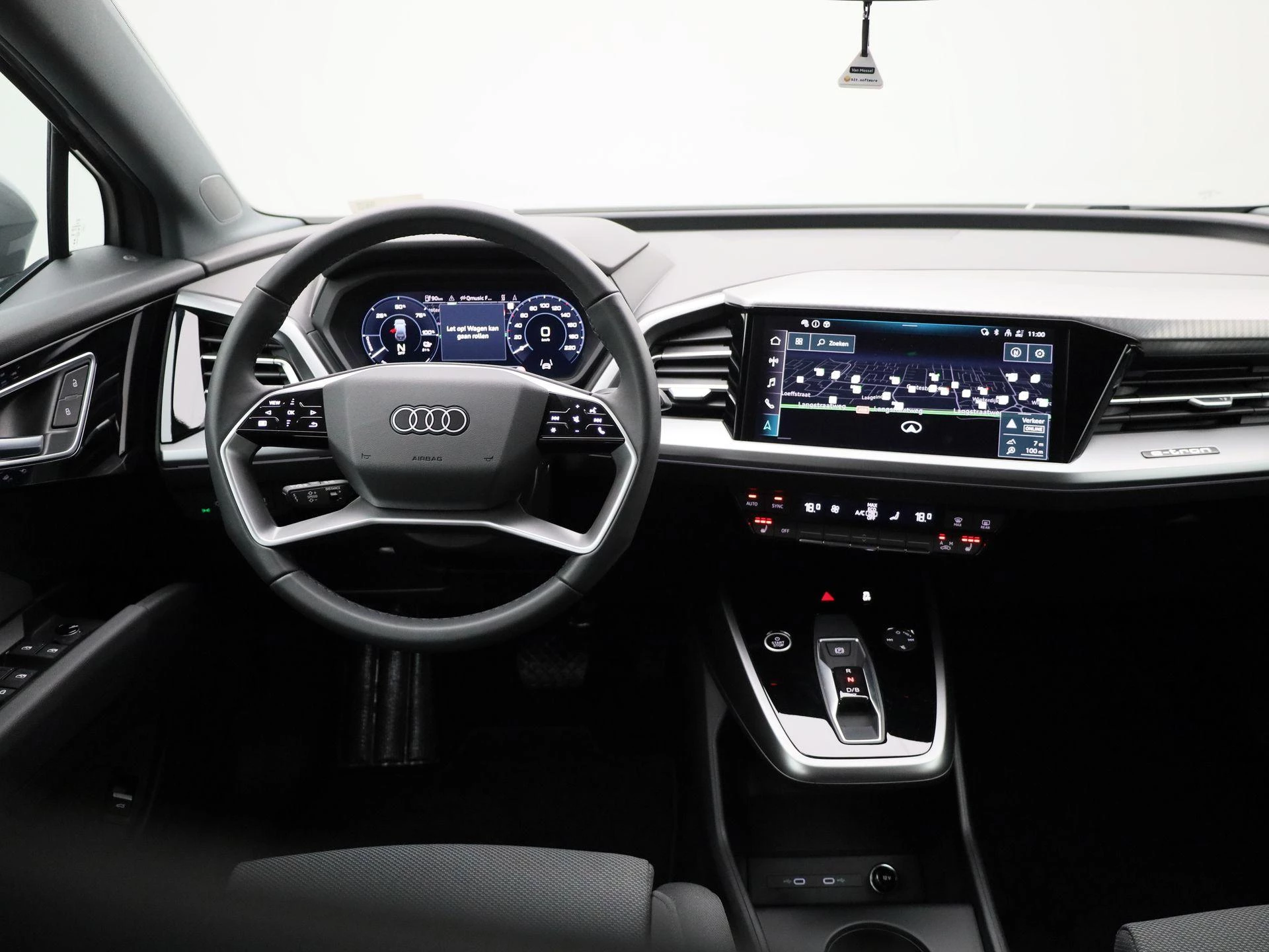 Audi-Q4 e-tron-image-6