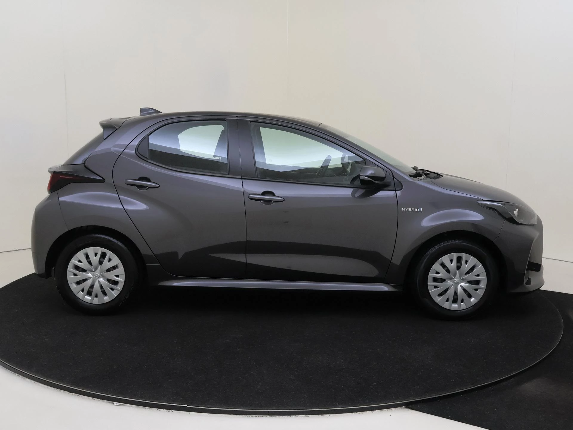 Toyota-Yaris-image-5